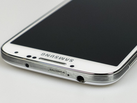 Samsung Galaxy S4 top