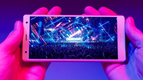Sony Xperia XZ2 2 10 Xperia XZ2 HDR inhand 31726