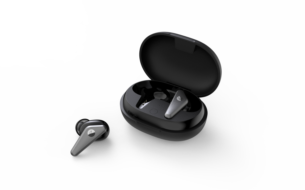 Libratone Track Air+ 1 AIR Black charging case open 1 59395