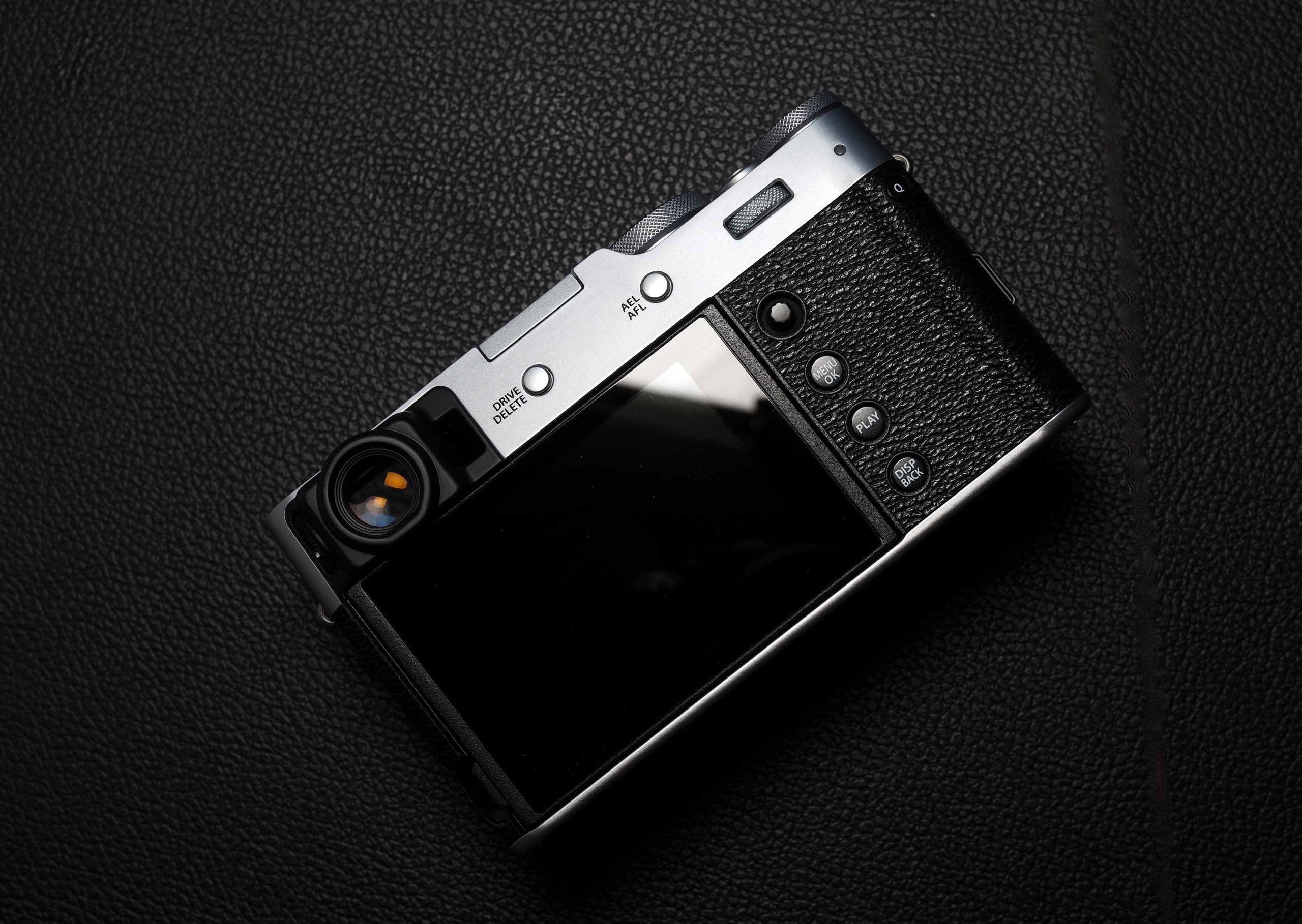 Fujifilm X100V 6 Fujifilm X100V bak scaled 1