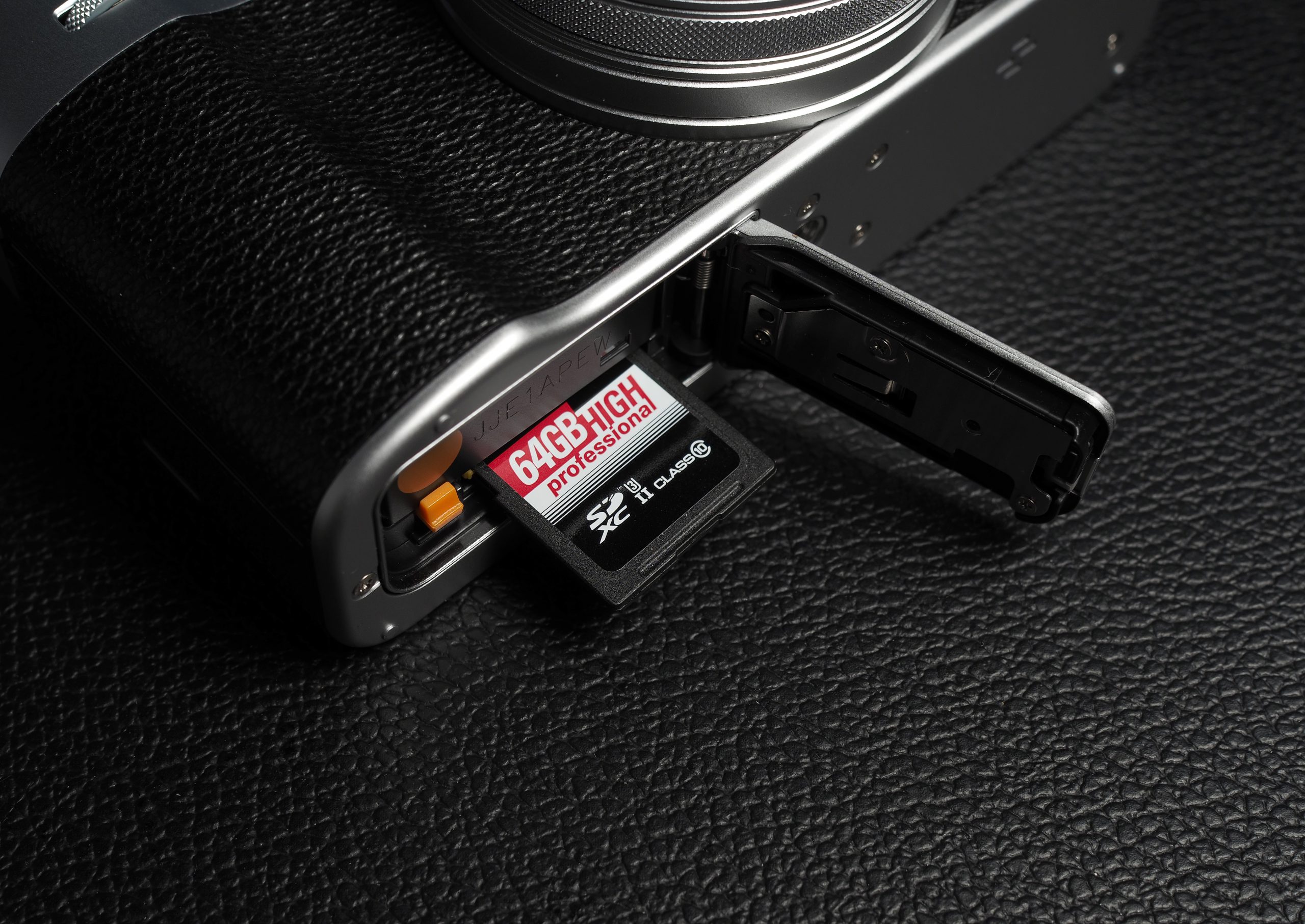 Fujifilm X100V 5 Fujifilm X100V slot scaled 1