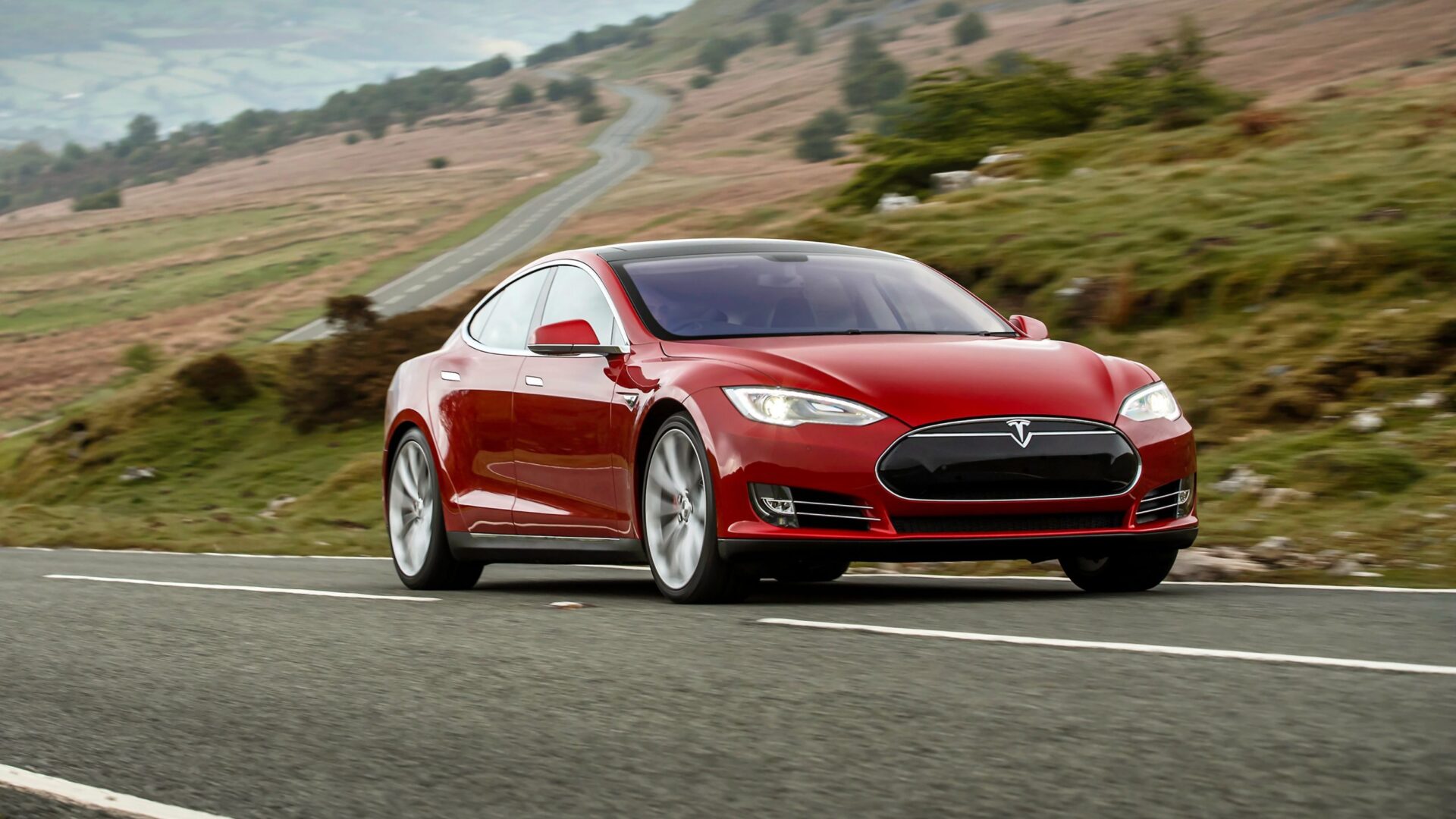 TESLA MOTORS Model S scaled 1
