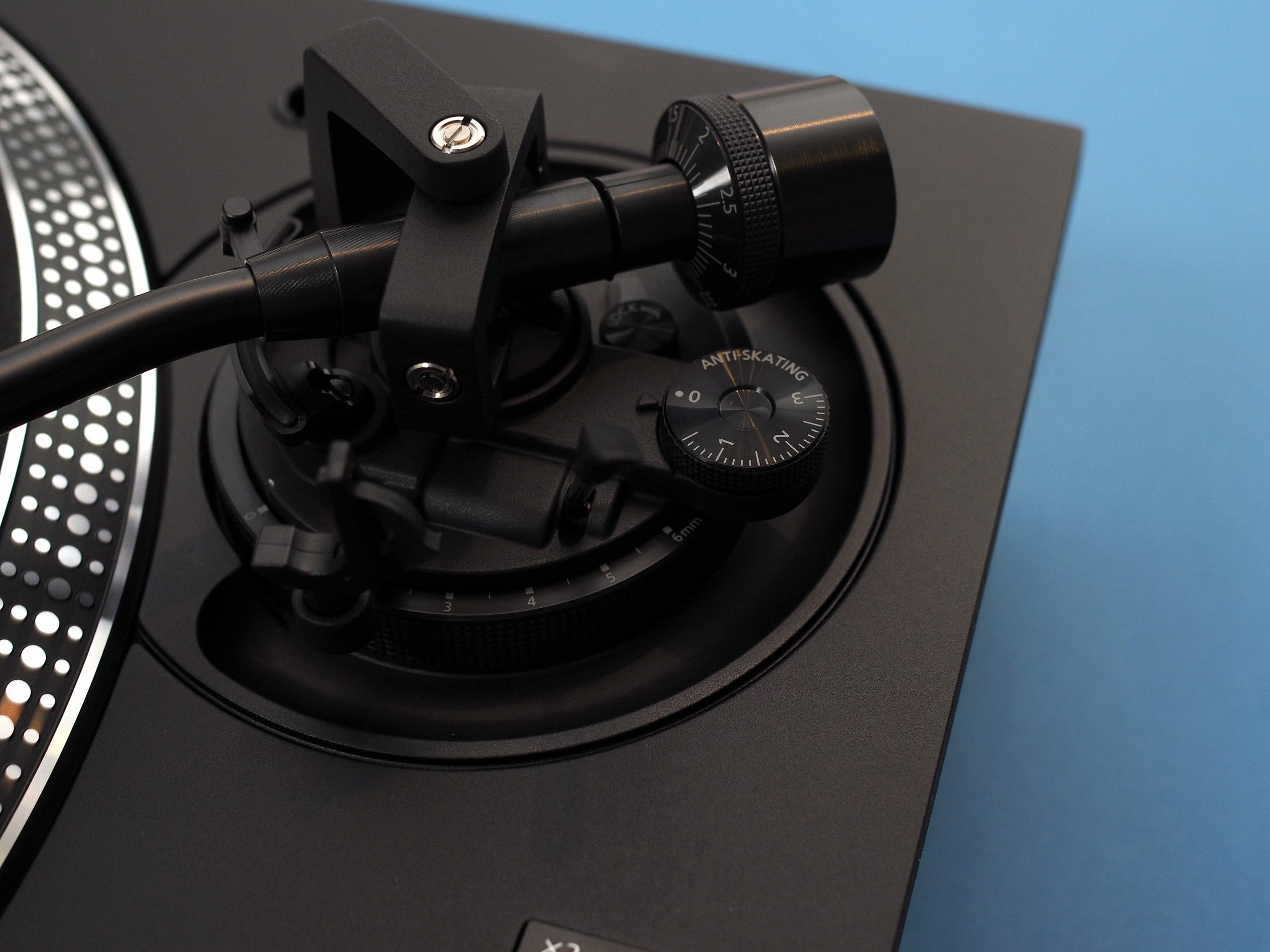 Technics SL-1210 MK7 2 Technics SL 1210 arm scaled 1