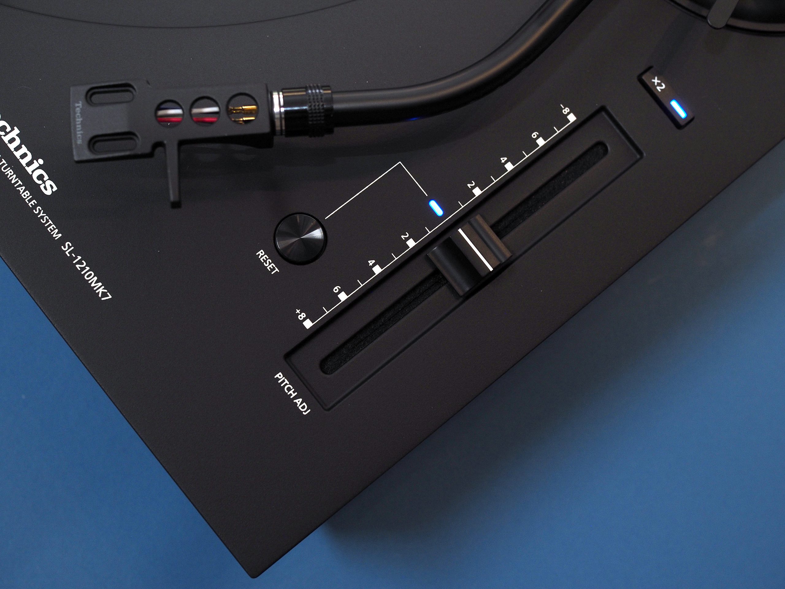 Technics SL-1210 MK7 4 Technics SL 1210 pitch scaled 1