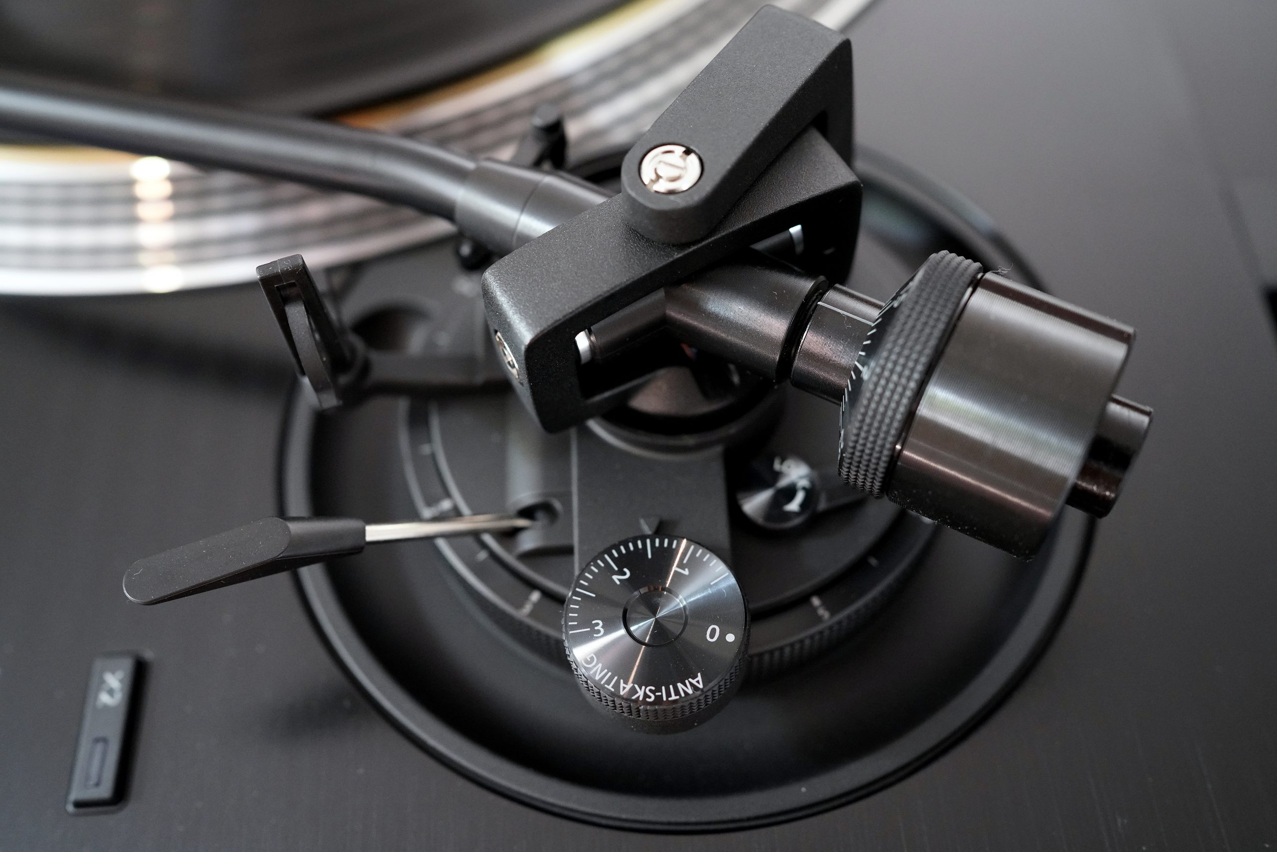 Technics SL-1210GAE Limited Edition 7 Technics SL 1210GAE Limited Edition arm scaled 1