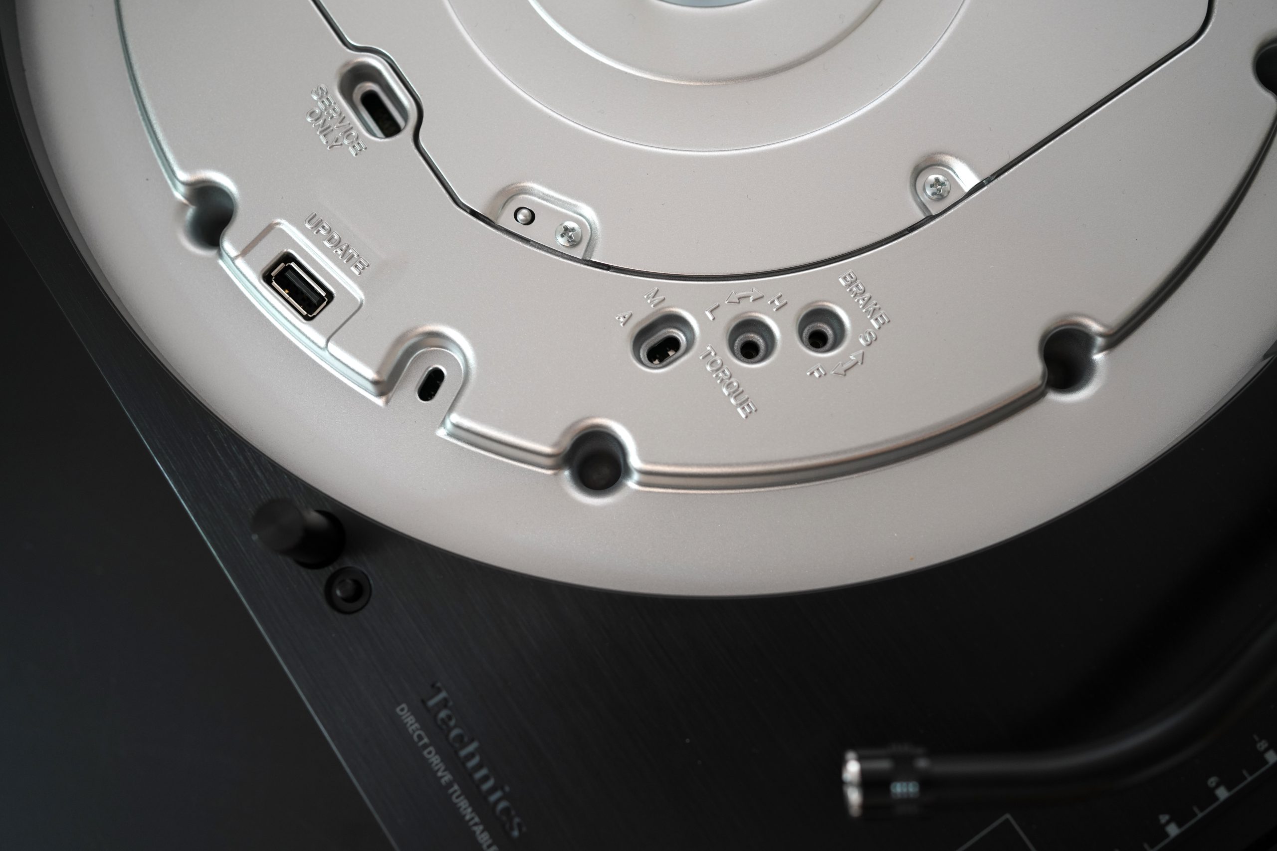 Technics SL-1210GAE Limited Edition 6 Technics SL 1210GAE Limited Edition service scaled 1