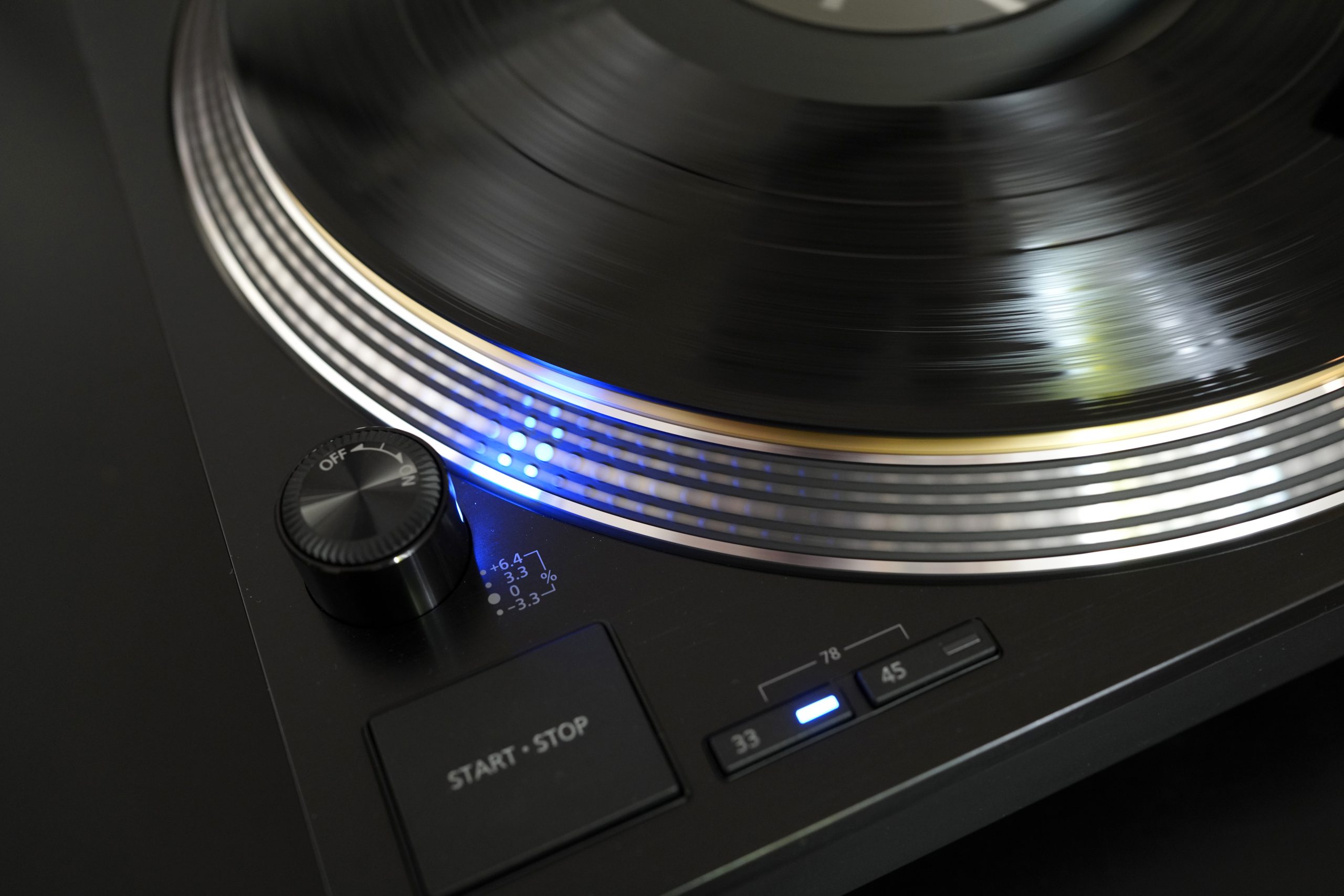 Technics SL-1210GAE Limited Edition 5 Technics SL 1210GAE Limited Edition strobe scaled 1