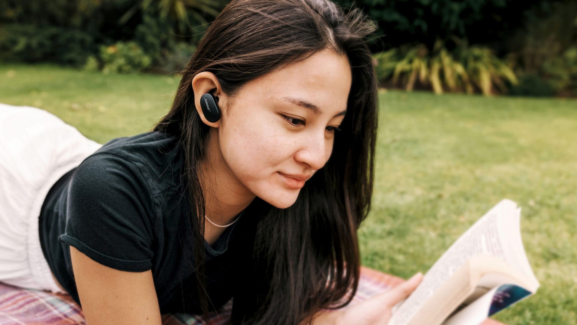 Bose QuietComfort Earbuds SPREAD