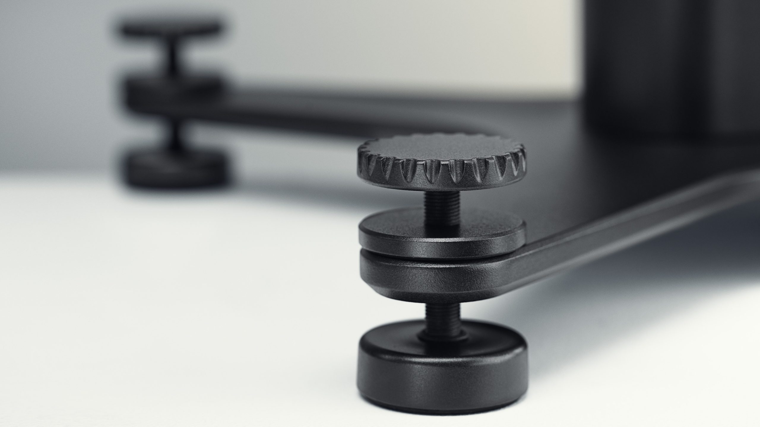 Dynaudio Confidence 60 8 Speaker part - Dynaudio Confidence foot with pad