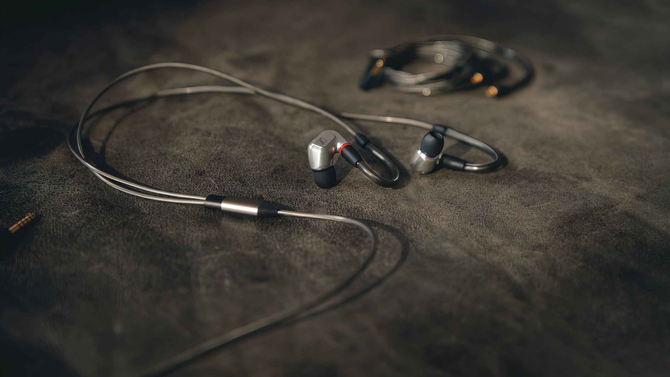 Galna öronproppar från Sennheiser 3 Sennheiser IE 900 lifestyle(2)