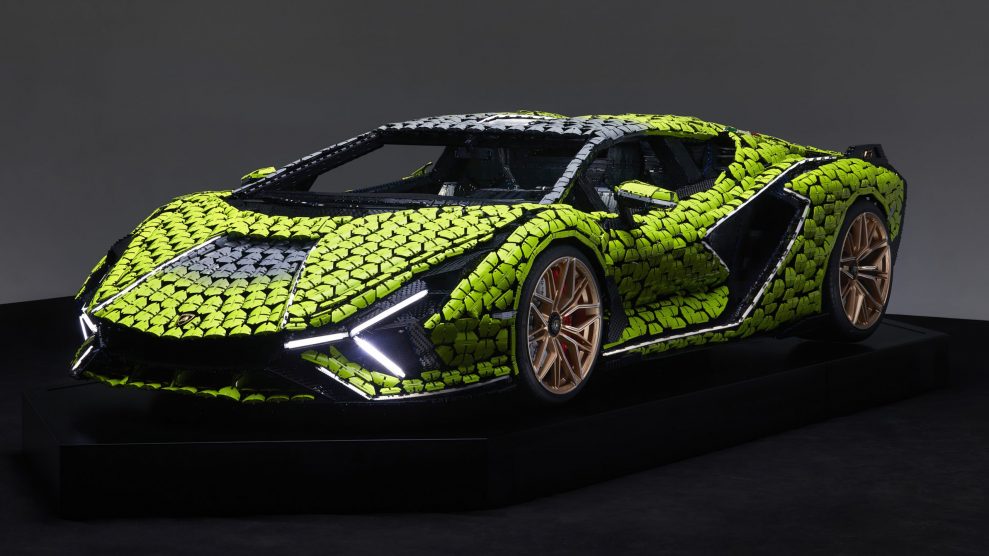 Life-size LEGO Technic Lamborghini Sian FKP 37 (17)