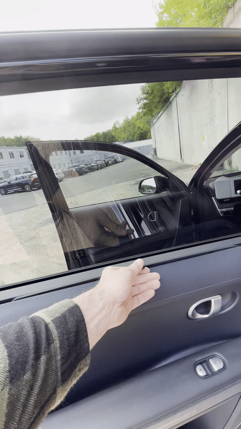 Hyundai Ioniq 5 rear window screen