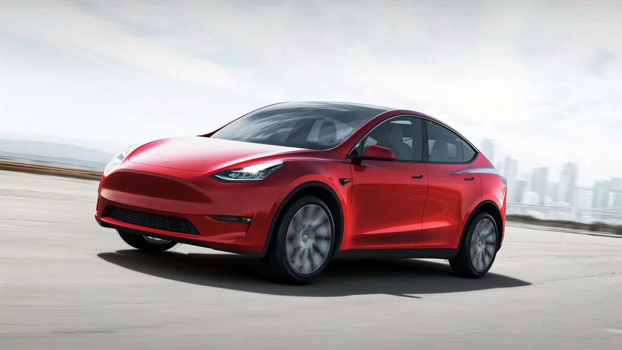 Tesla Model Y kommer i augusti