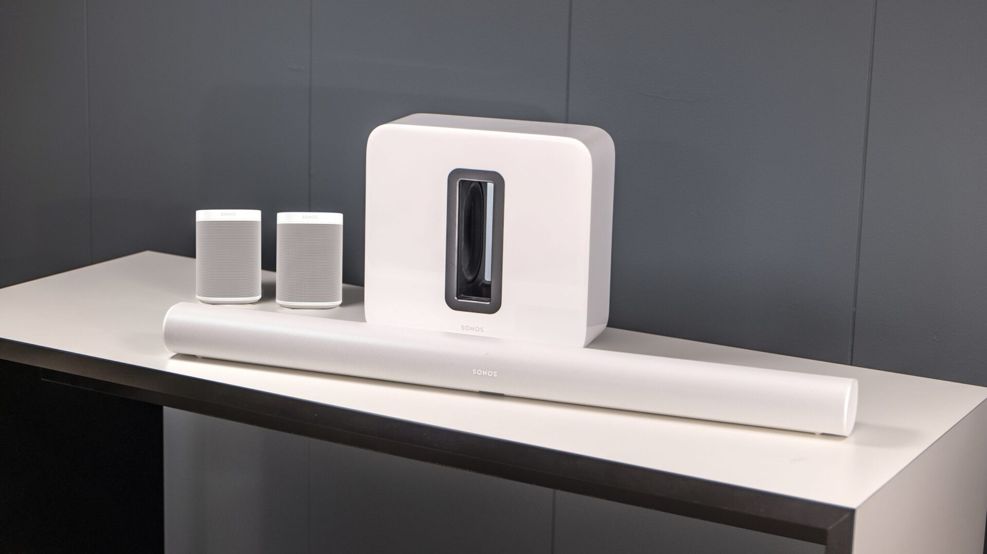 Sonos Arc, Sub (Gen 3), 2 x One SL. Photo: Geir Gråbein Nordby