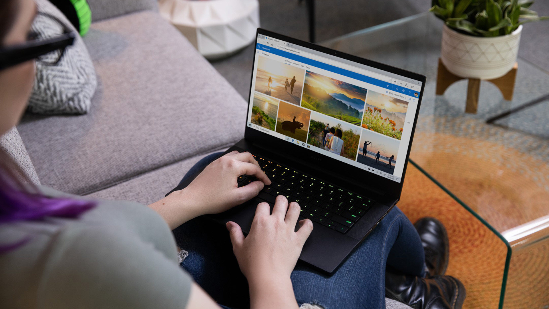 Razer Blade 14 (RZ09-0370) 1 Razer Blade 14 2021 Lifestyle 5 Custom