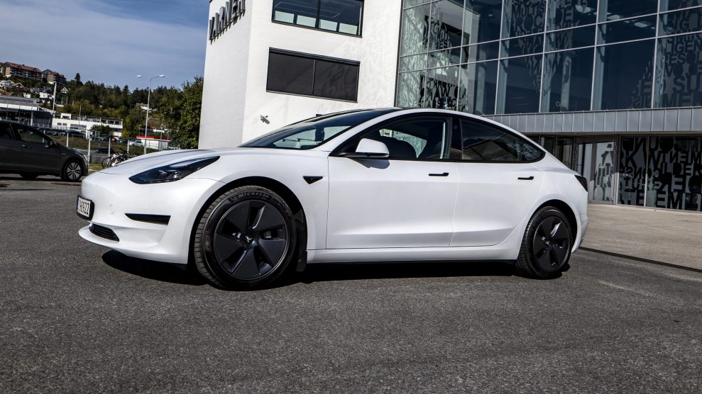 Tesla Model 3 Standard Range Plus left side