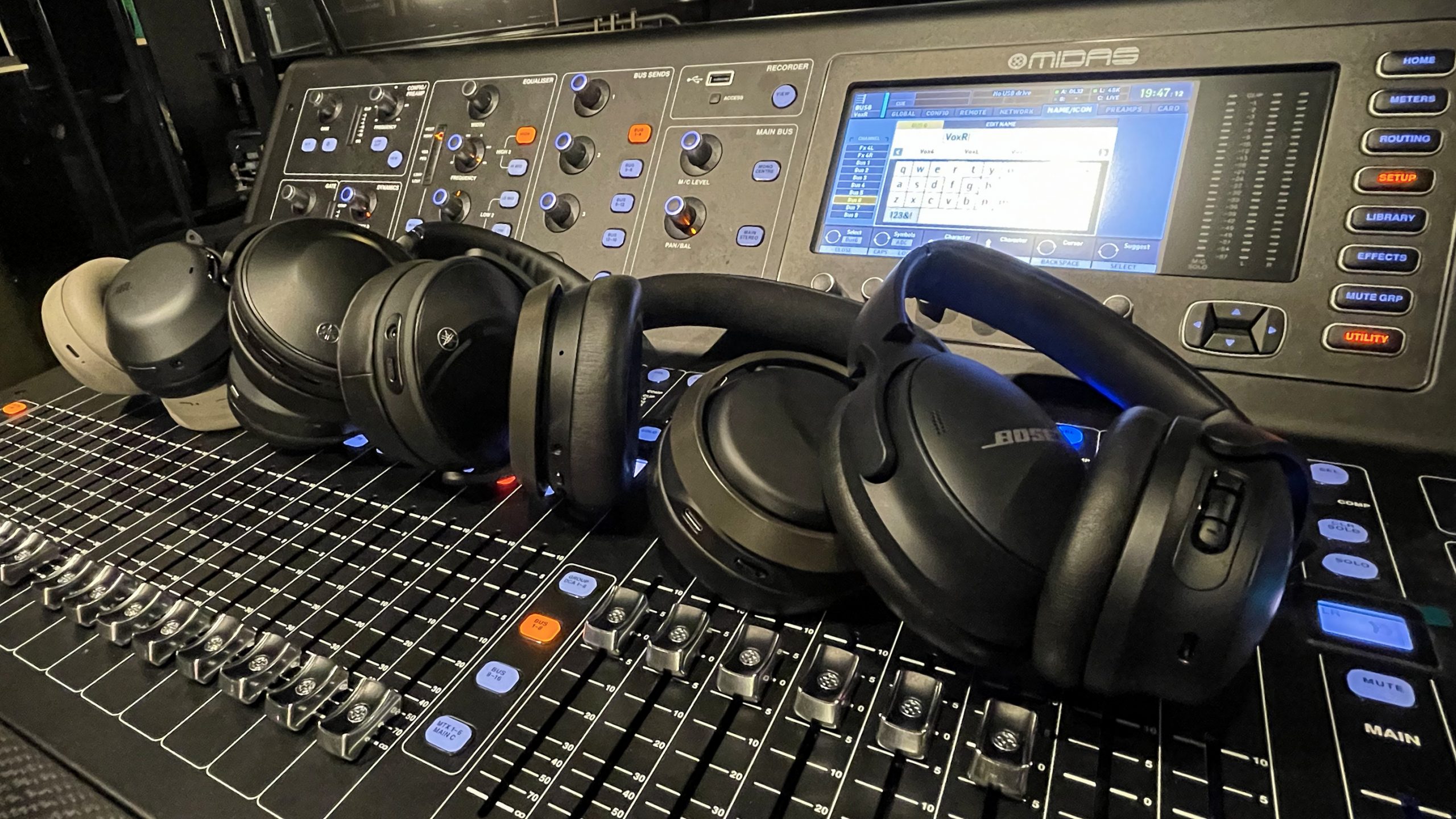 Grupptest: 5 hörlurar med brusreducering, november 2021 1 5 ANC headphones hodetelefoner nov 2021 lifestyle