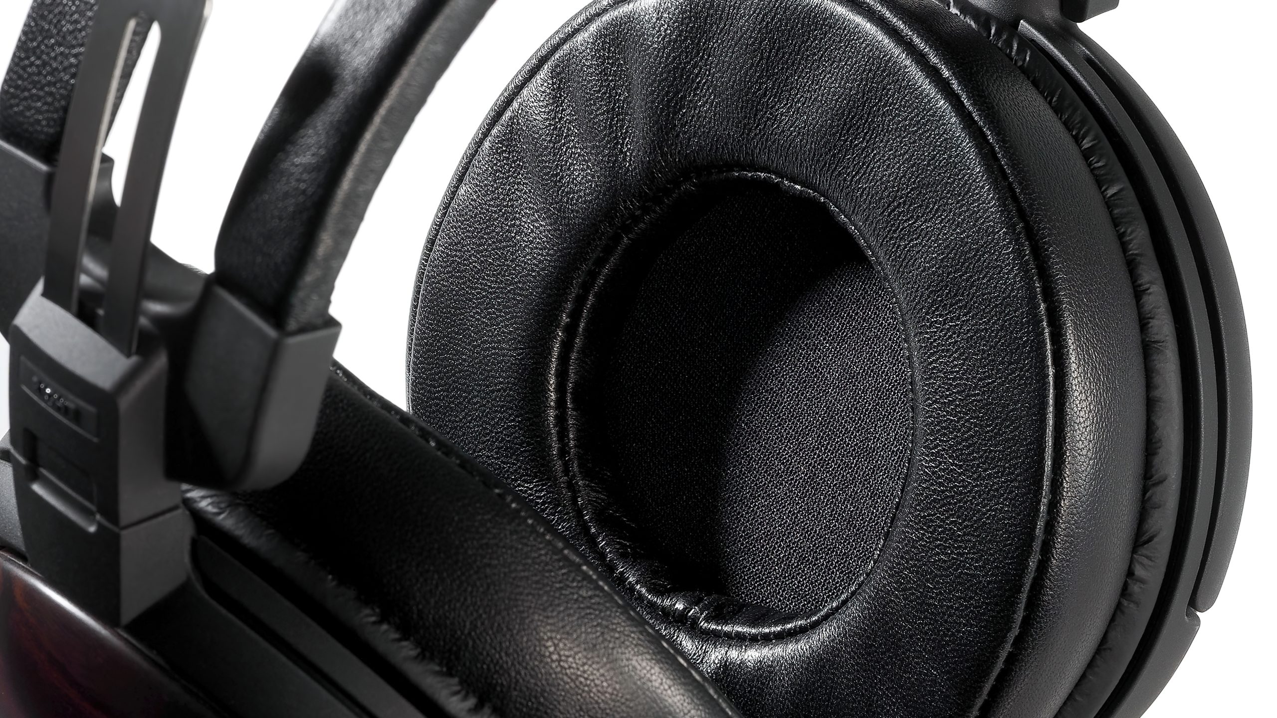 Audio-Technica ATH-AWKT (Kokutan) 3 Audio-Technica Kokutan cushions