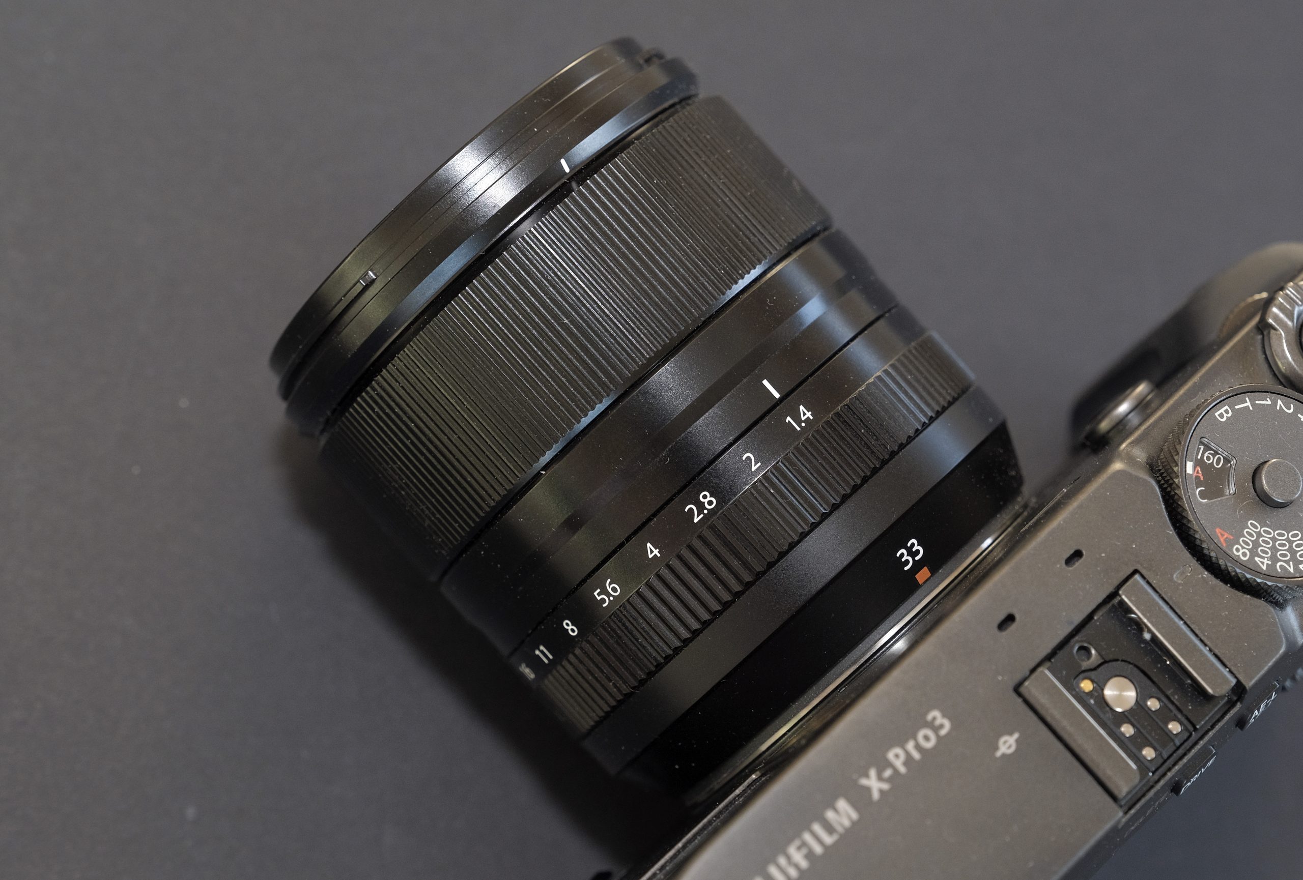 Fujifilm XF 33mm f1.4 R LM WR 2 Fujifilm XF 33mm f1.4 R LM WR side scaled 1