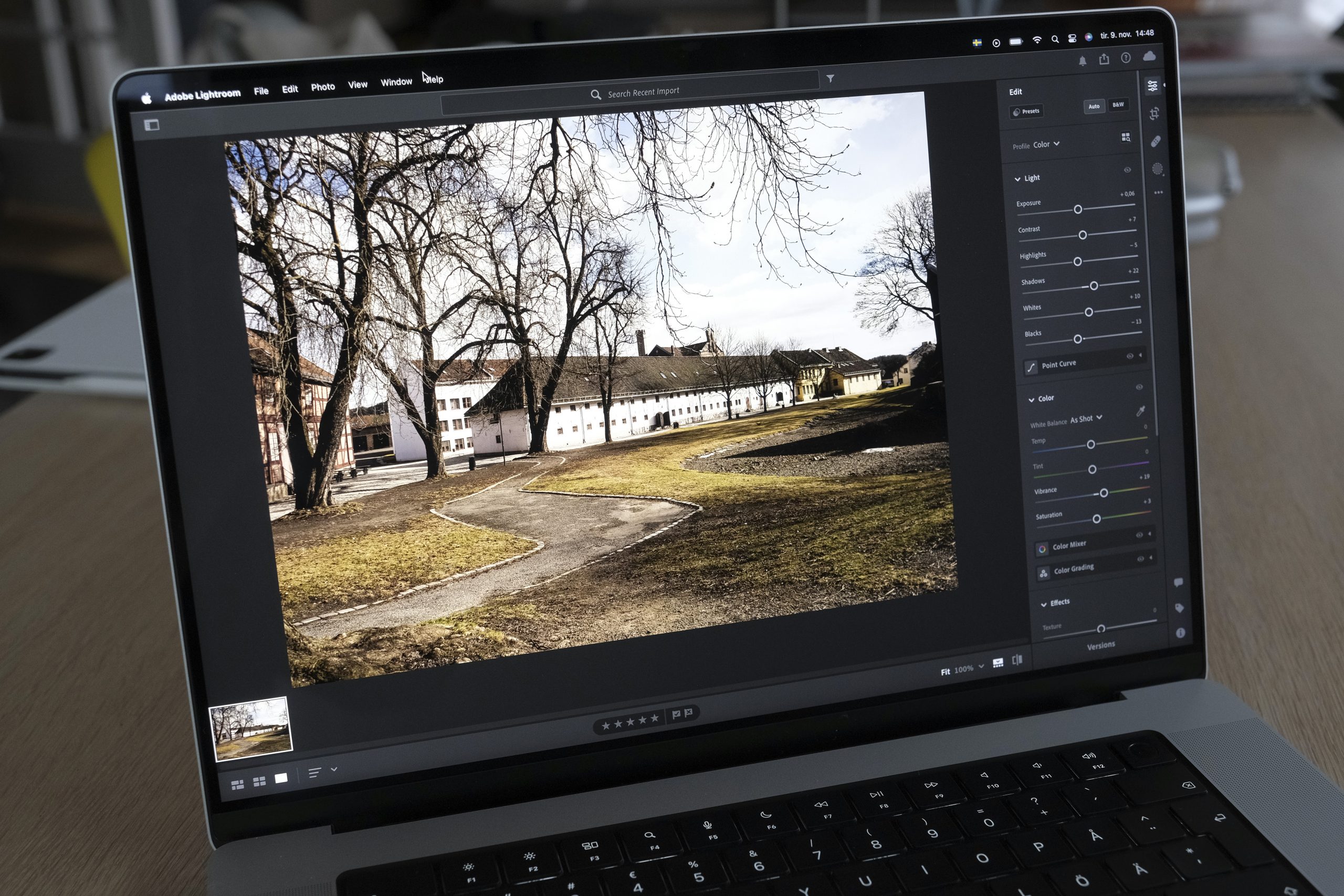 MacBook Pro 16 M1 Pro 7 MBP 16 M1 Pro min LED scaled 1
