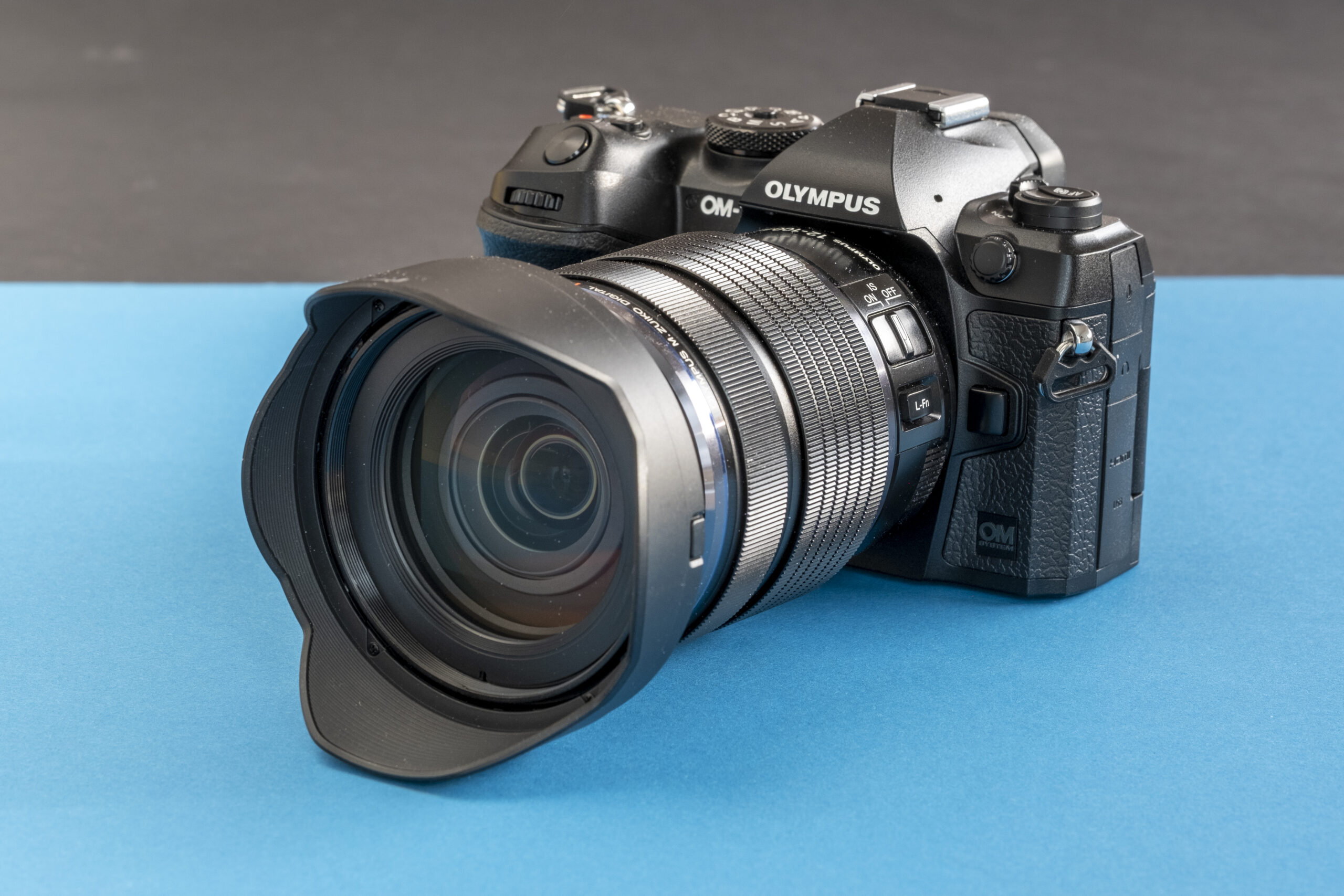 Olympus OM 1 Zuiko 24 100 front Olympus OM 1 Zuiko 24 100 front