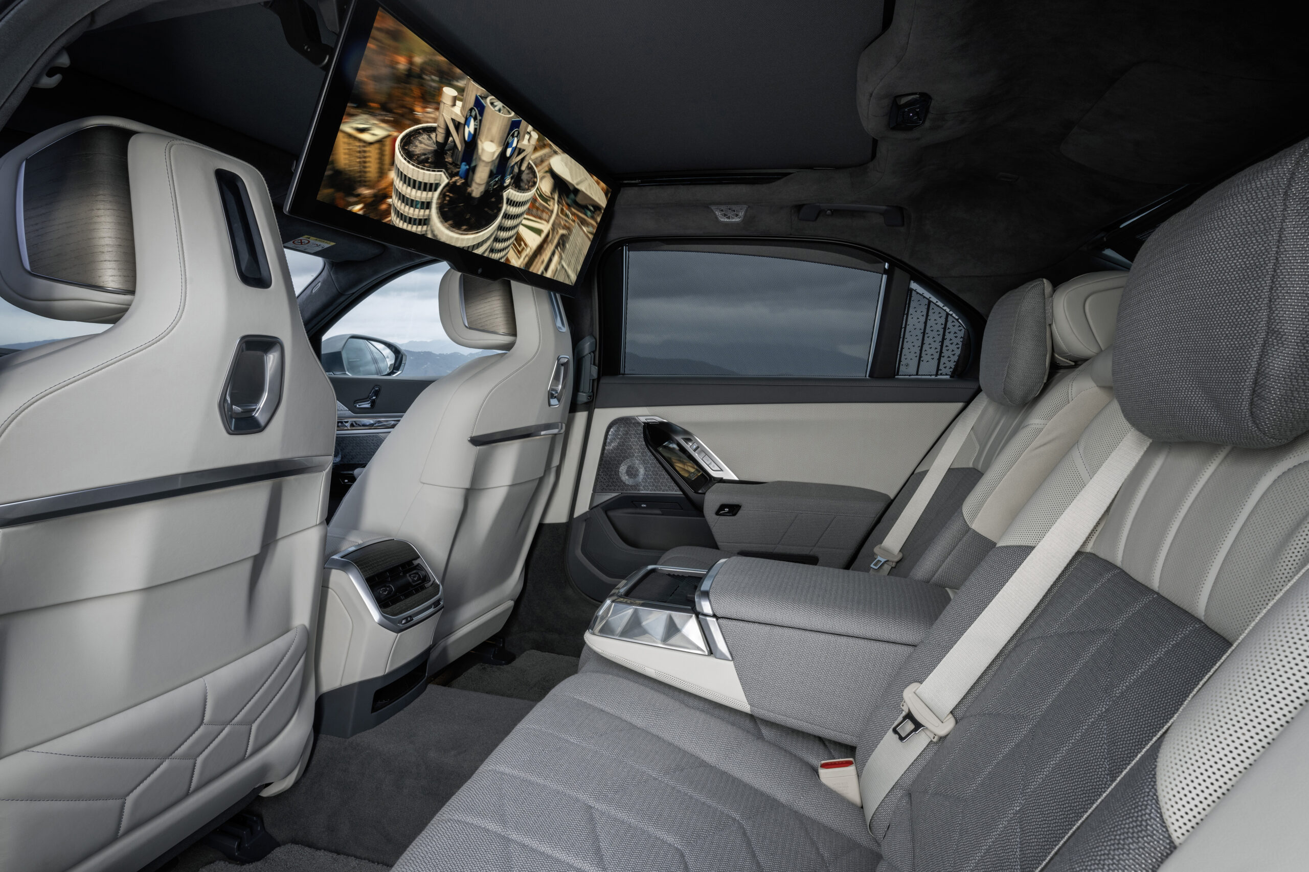 P90458246 highRes the new bmw i7 xdriv scaled 1 P90458246 highRes the new bmw i7 xdriv scaled 1