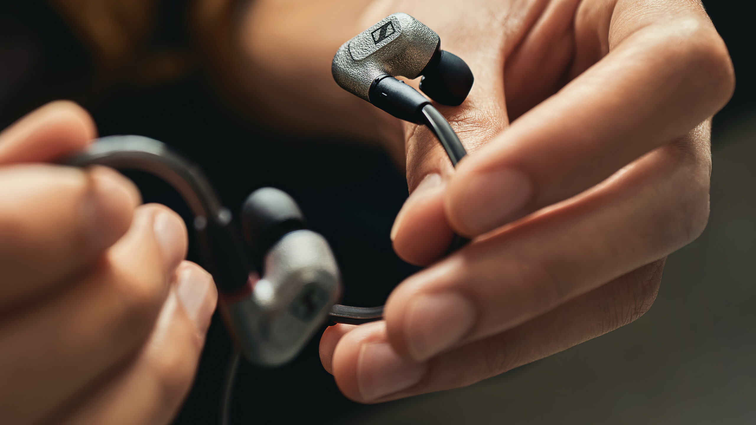 Sennheiser IE600 lifestyle2 LB scaled 1 Sennheiser IE600 lifestyle2 LB scaled 1