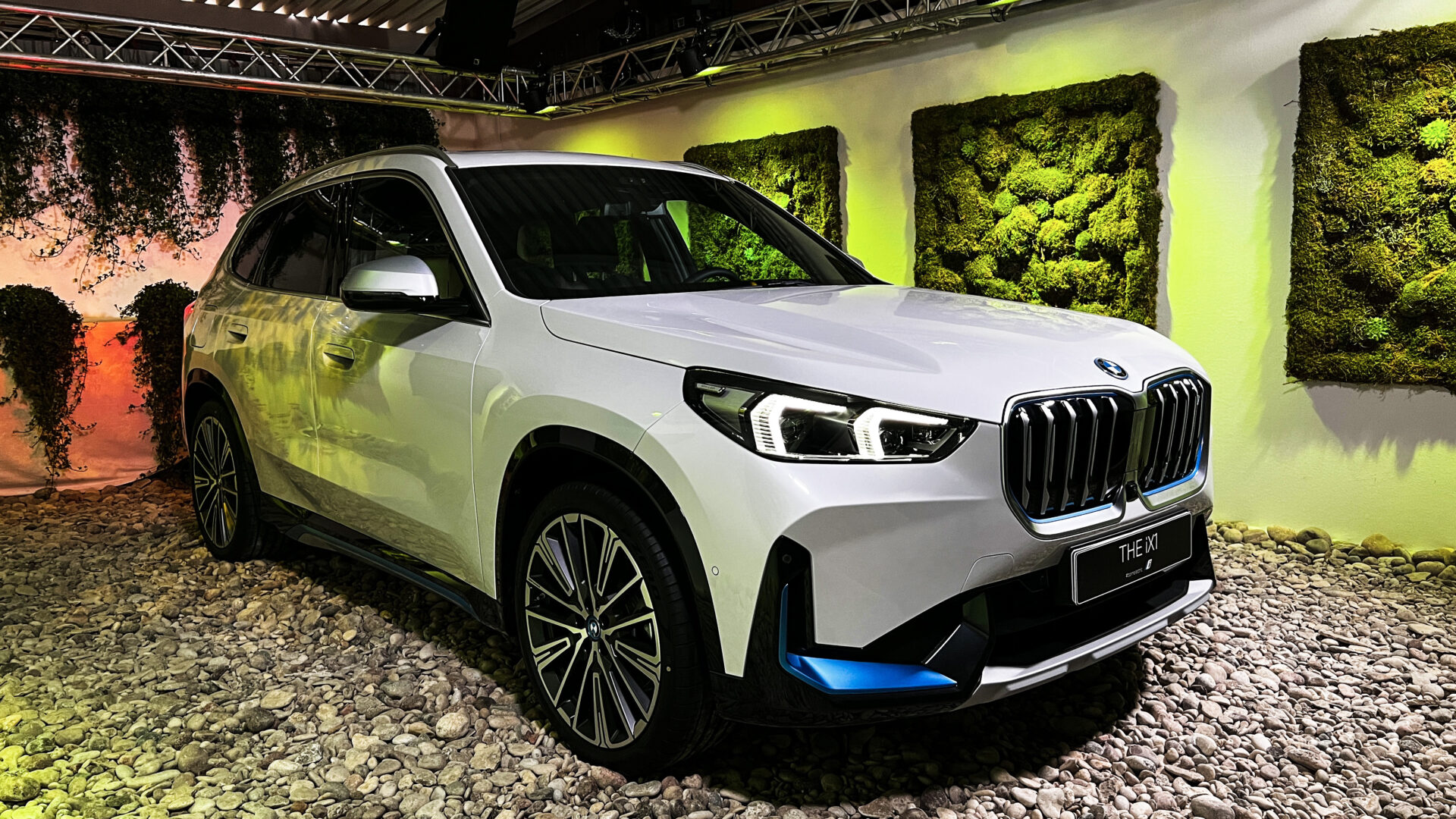 BMW iX1 xDrive30 kan bli den nya familjefavoriten