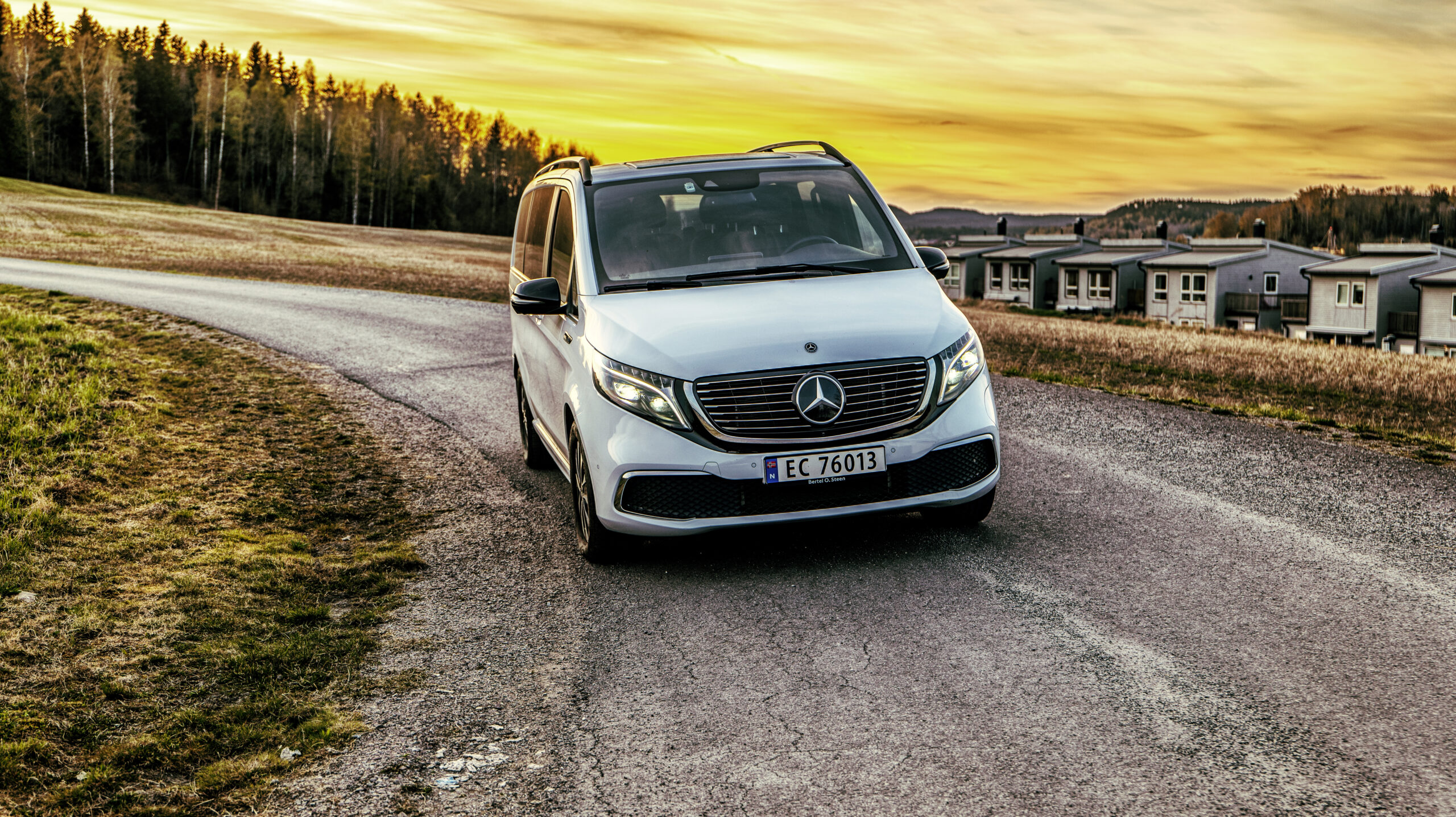 Mercedes Benz EQV 300 front HDR