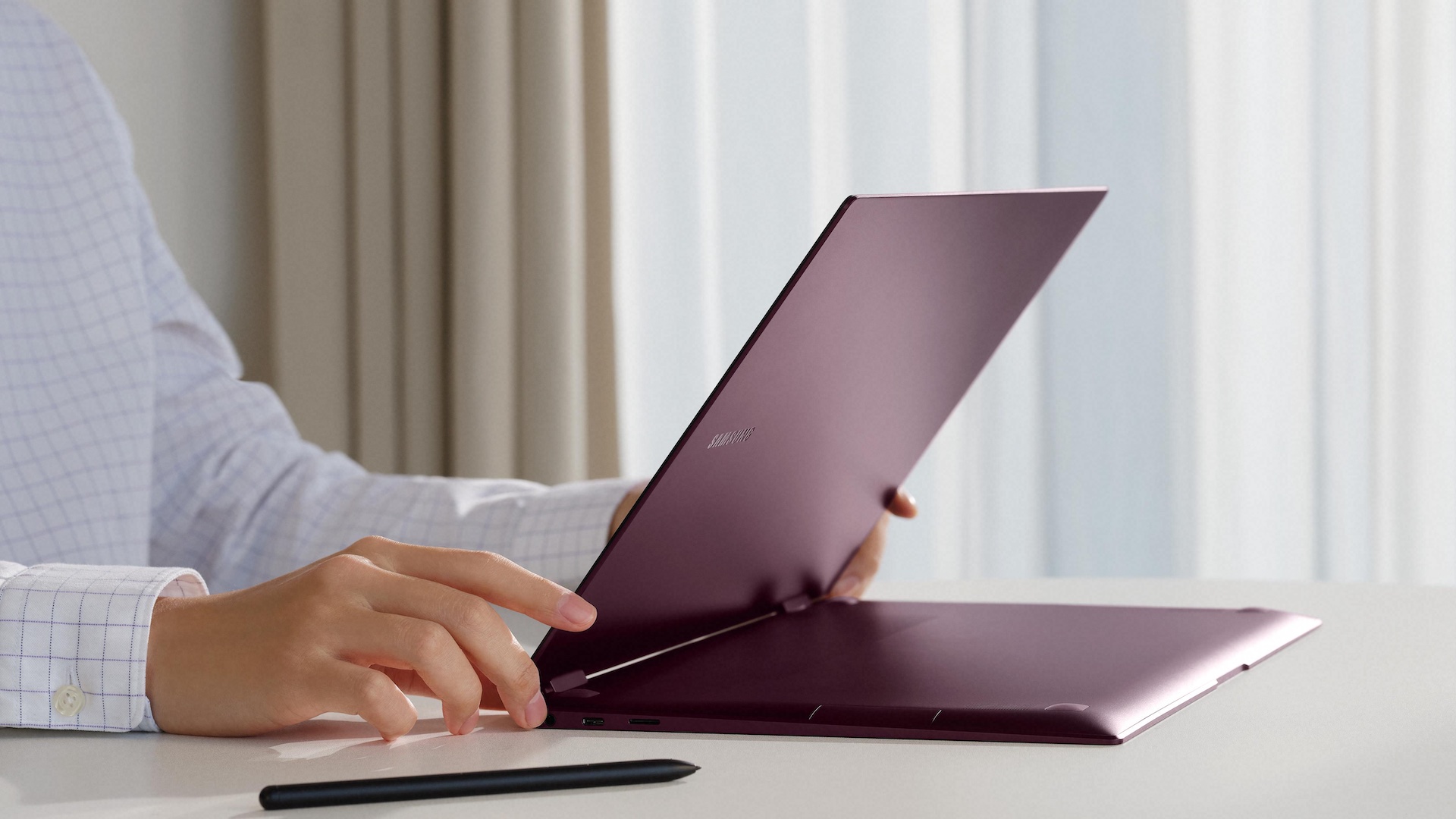 Samsung Galaxy Book2 Pro 360 (950QED-KH1)