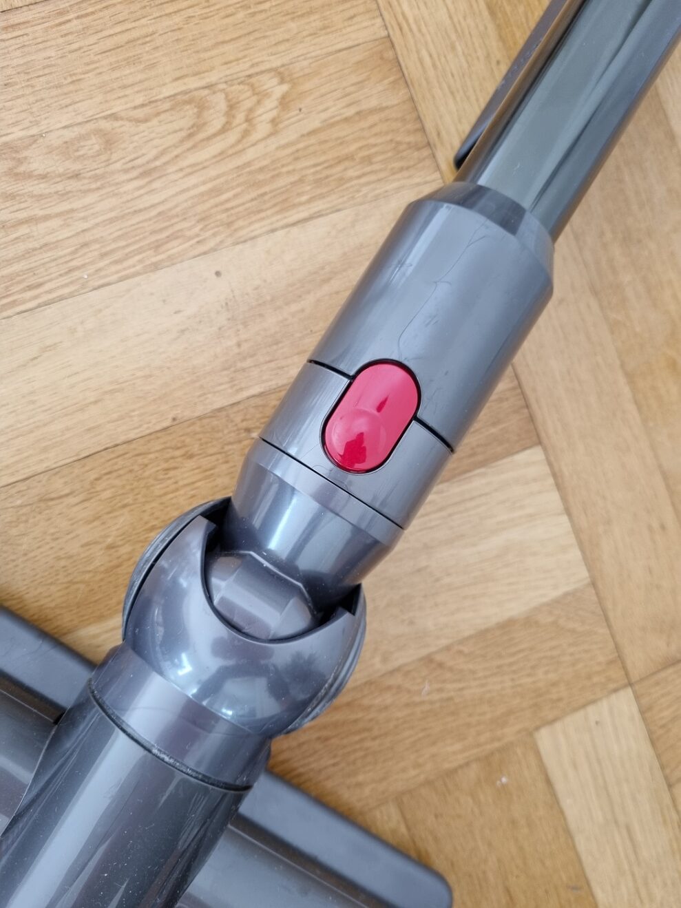 TEST: Dyson V15 detect Absolute – Fritt från damm med laser och LCD-skärm