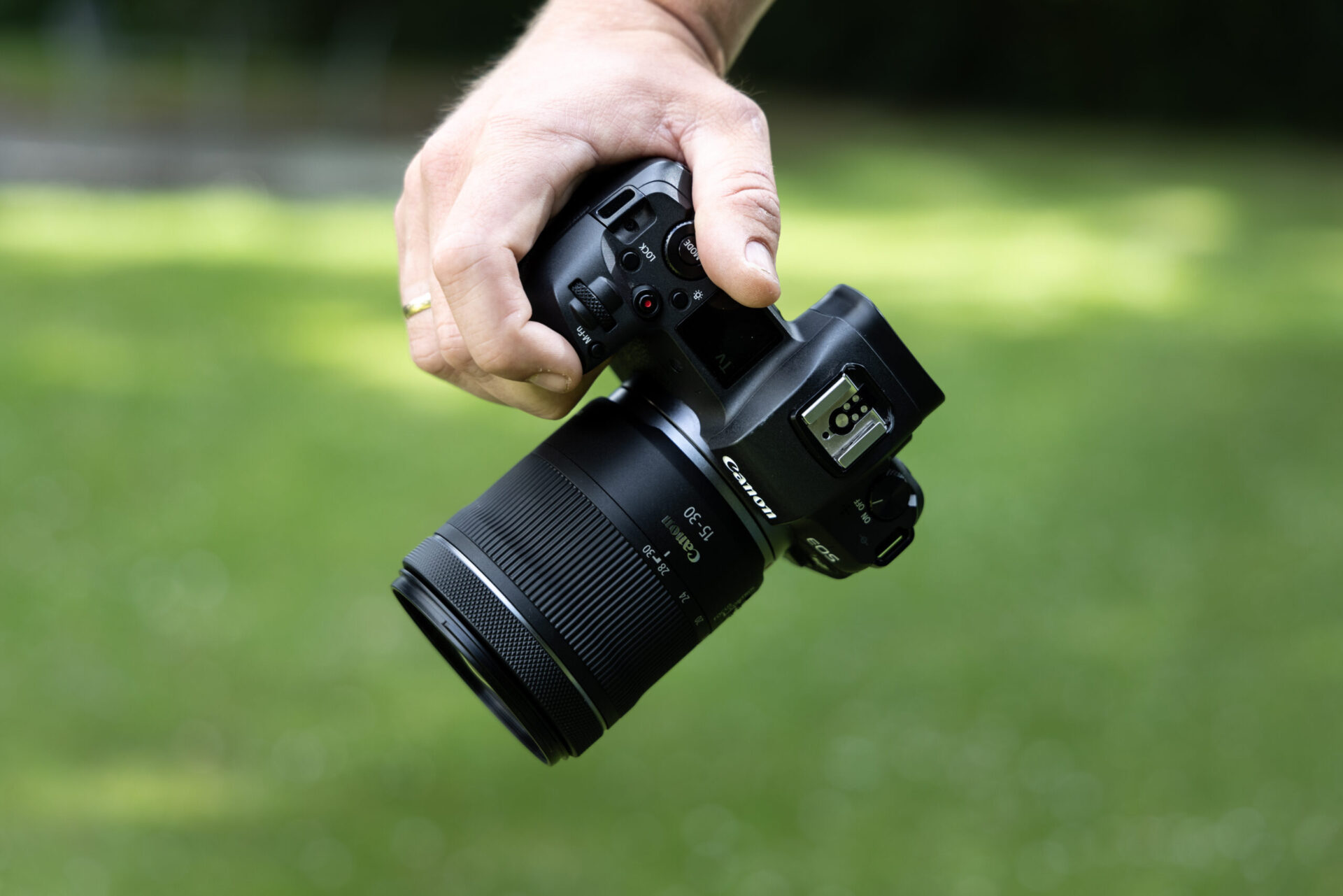 Canon RF 15-30mm F4.5-6.3 IS STM och RF 24mm F1.8 Macro IS STM