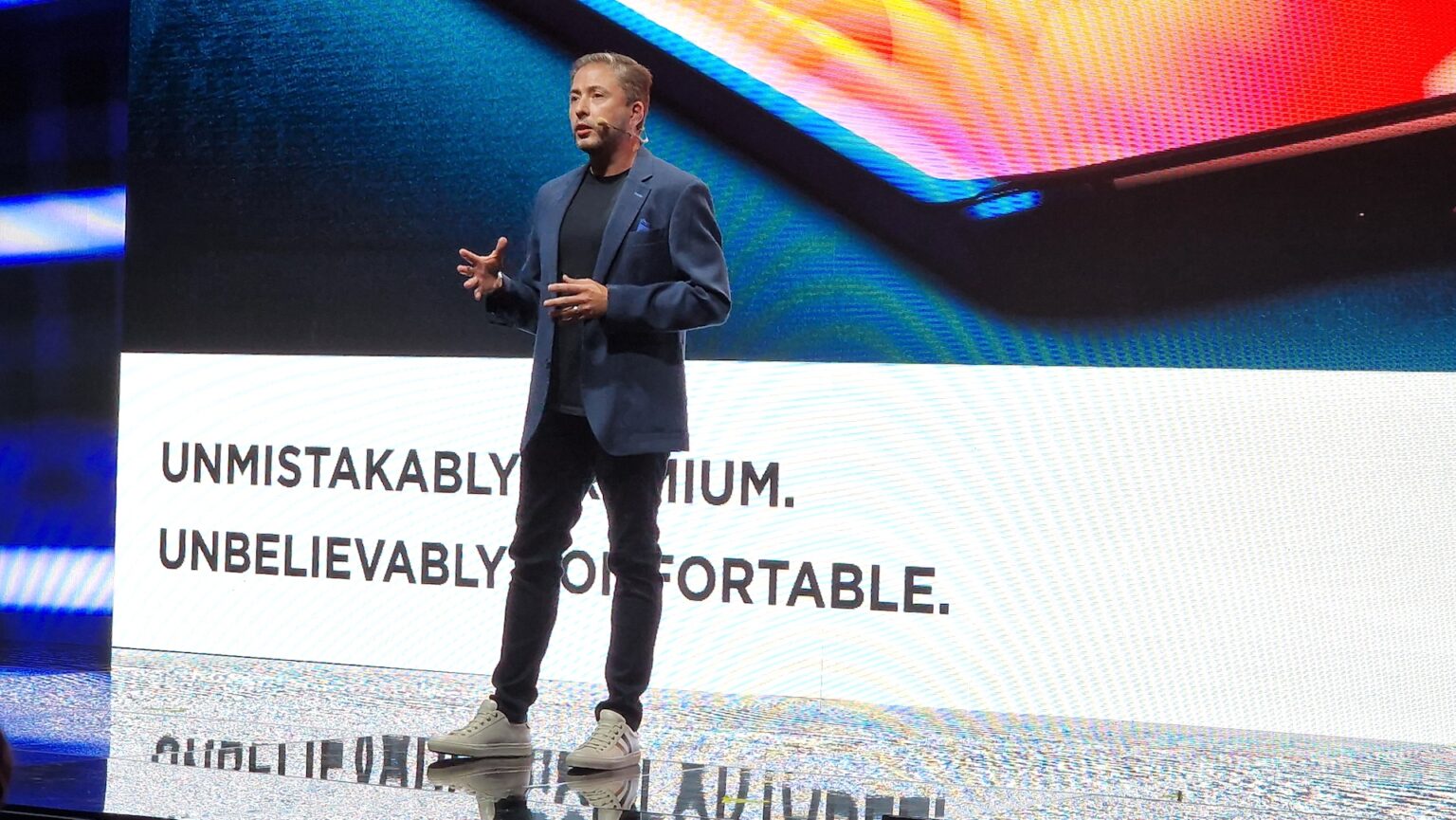Fokus på unga användare med två nya designmobiler