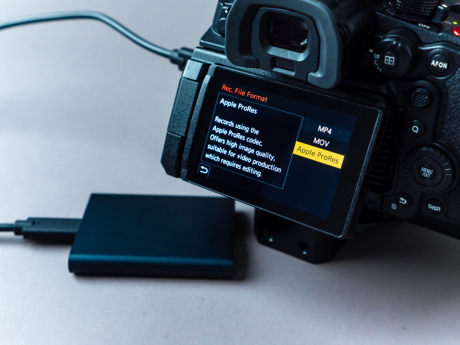 Panasonic Lumix GH6 får stöd för SSD