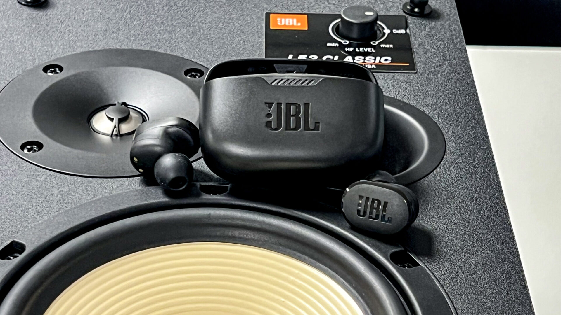 JBL Tune 130NC