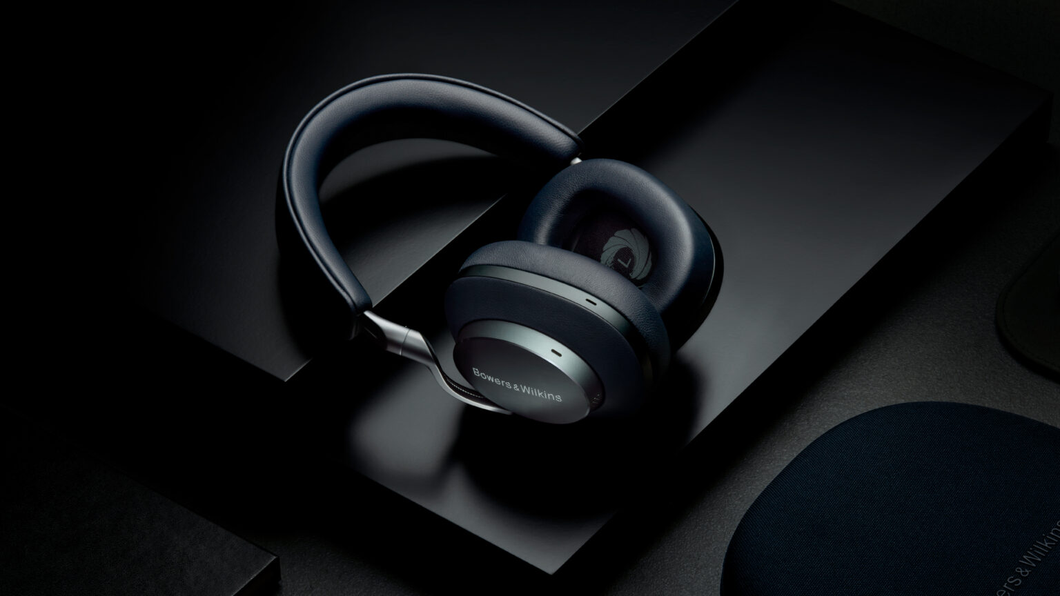 Bowers and wilkins 2025 hörlurar