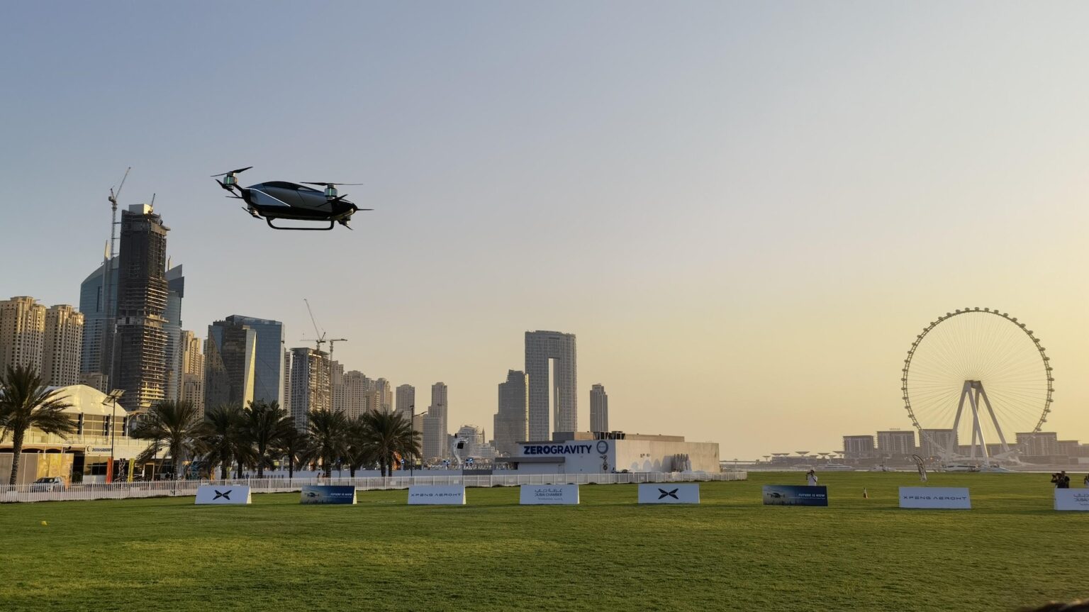 Xpeng X2 gör första offentliga flygningen i Dubai