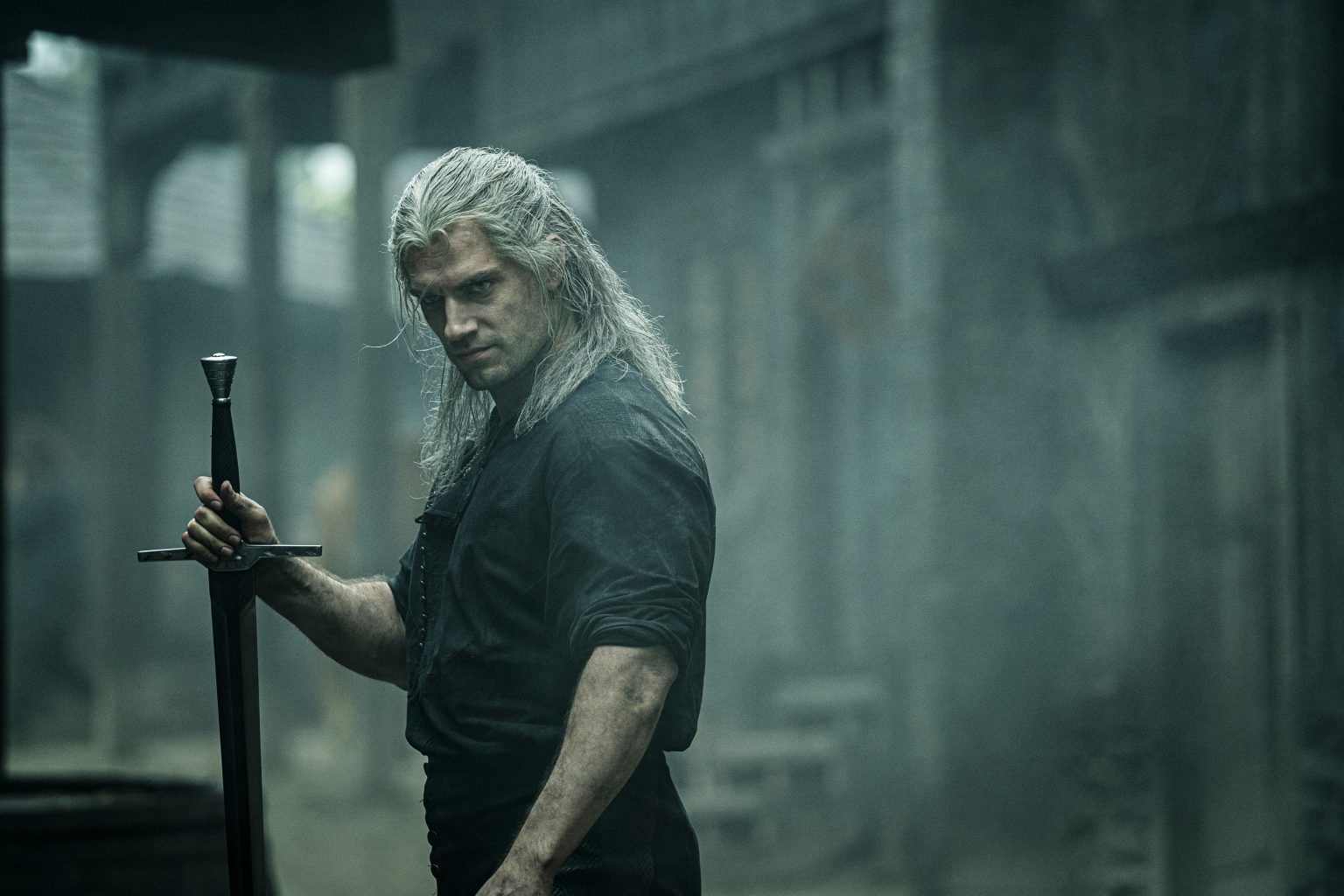 Hemsworth ersätter Cavill i The Witcher