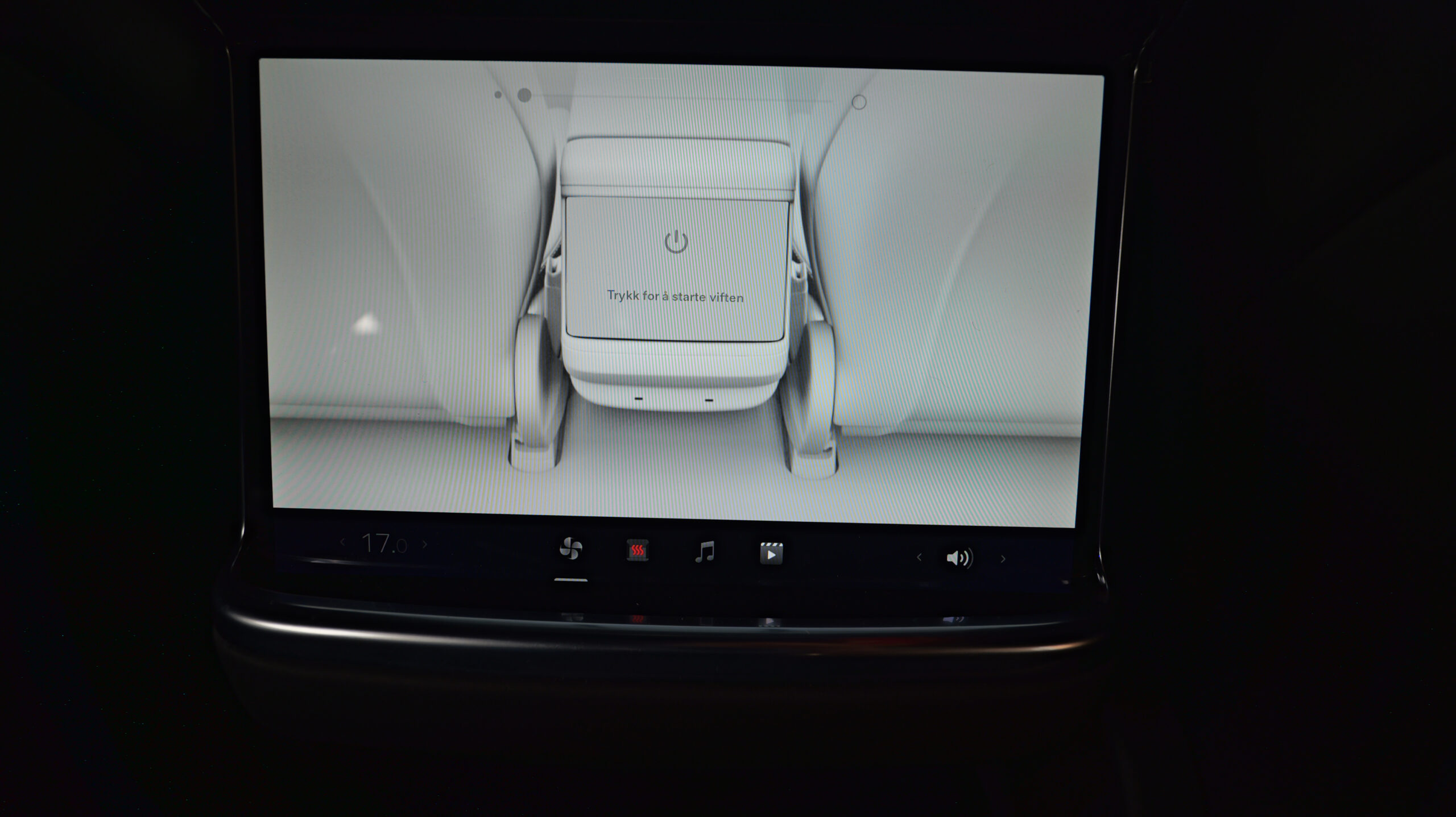 Tesla Model S Plaid backseats screen