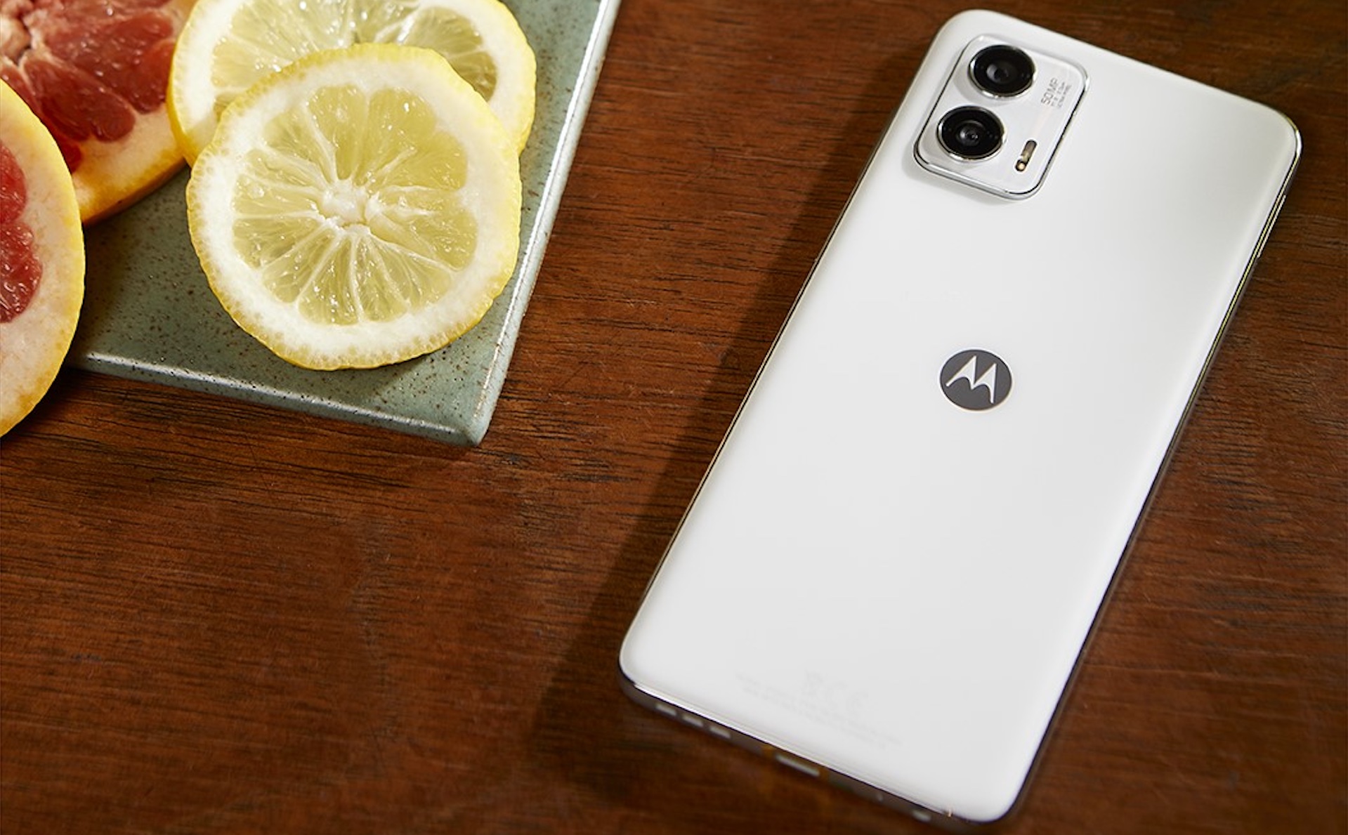 Fler nya billiga mobiler från Motorola