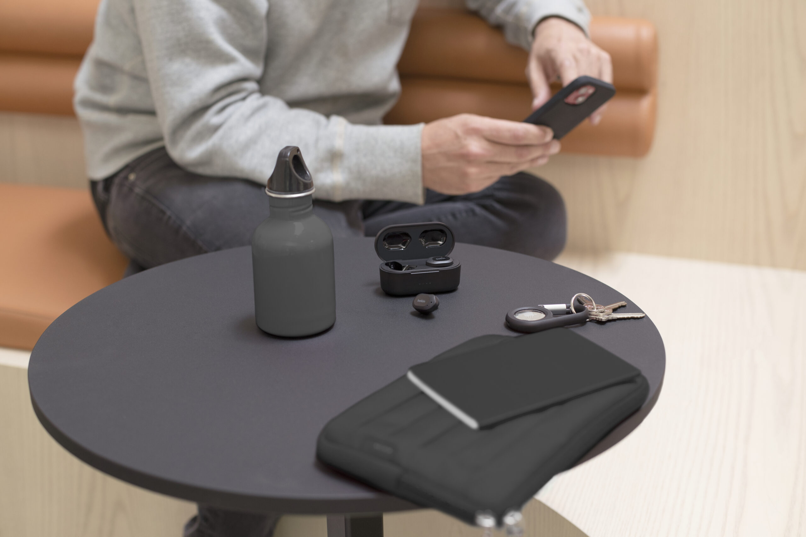Belkin Audio 3 AUC005 Blk Belkin SOUNDFORM Play TrueWirelessEarbuds SAP215 ENV shot07 scaled