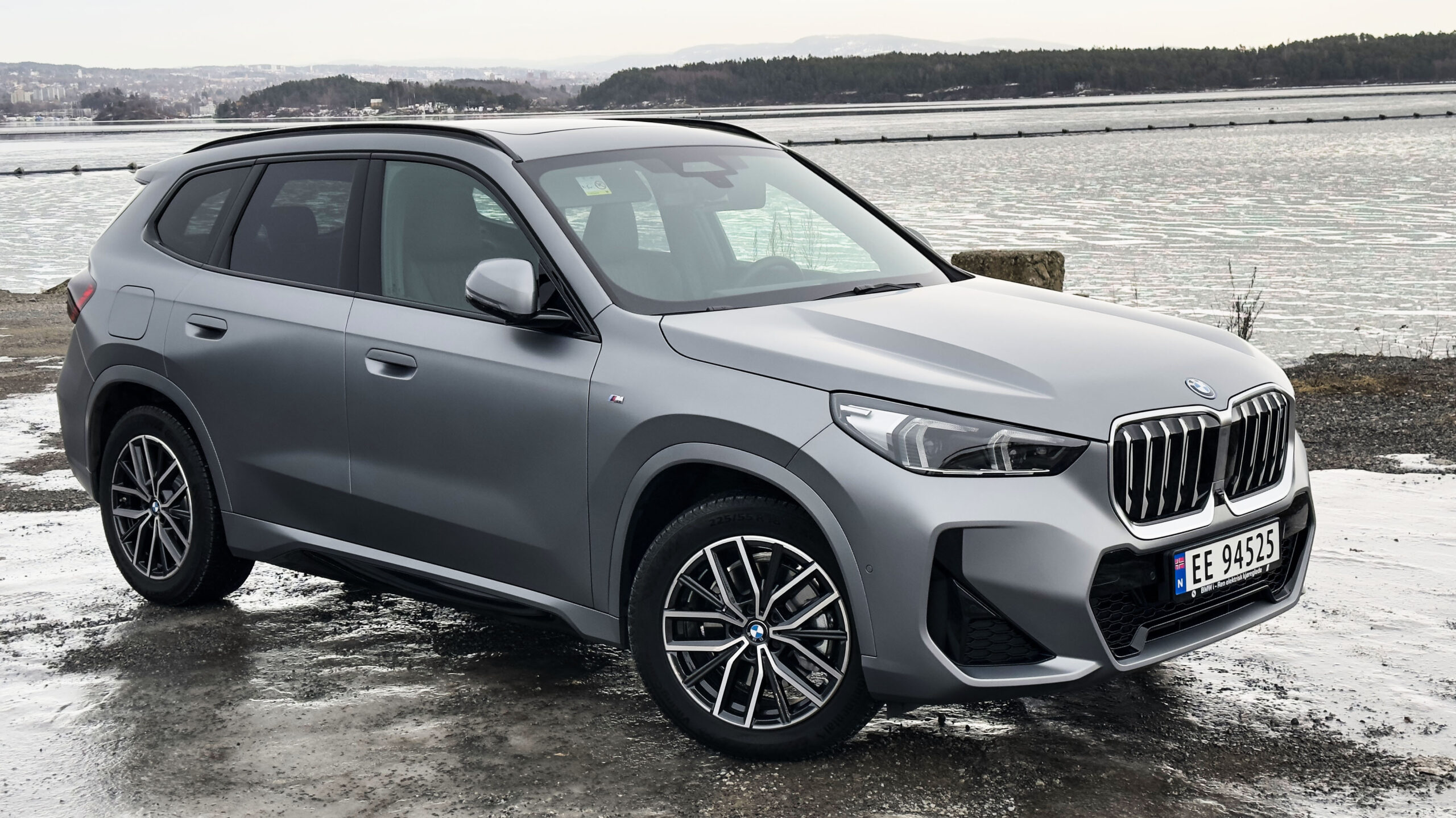 BMW iX1 xDrive30 1 BMW iX1 v side scaled
