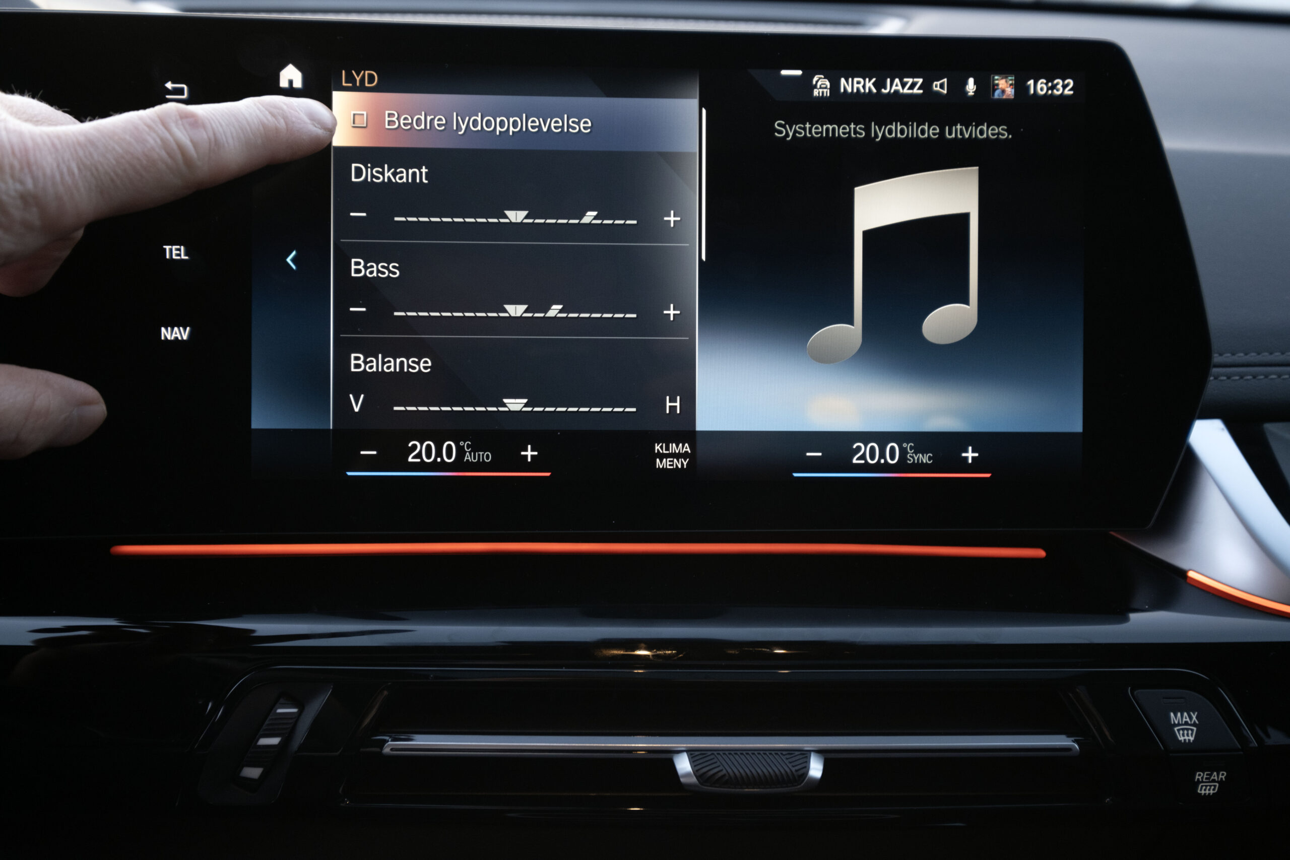 BMW iX1 xDrive30 14 BMW ix1 harman scaled
