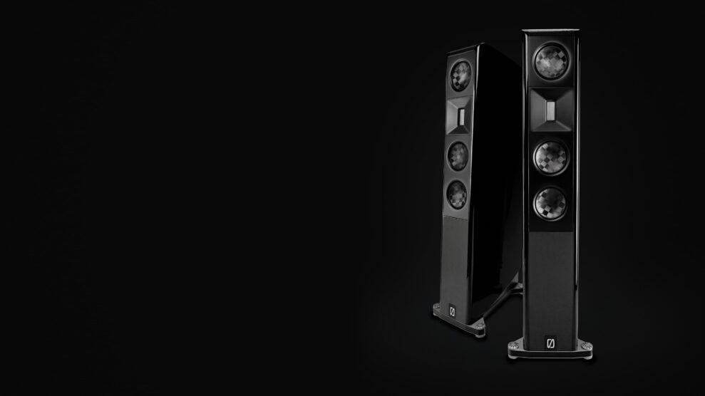 BOERRESEN-X3-BLACK_2Speakers_FrontSkewed_Total_DBG-DESKTOP-min