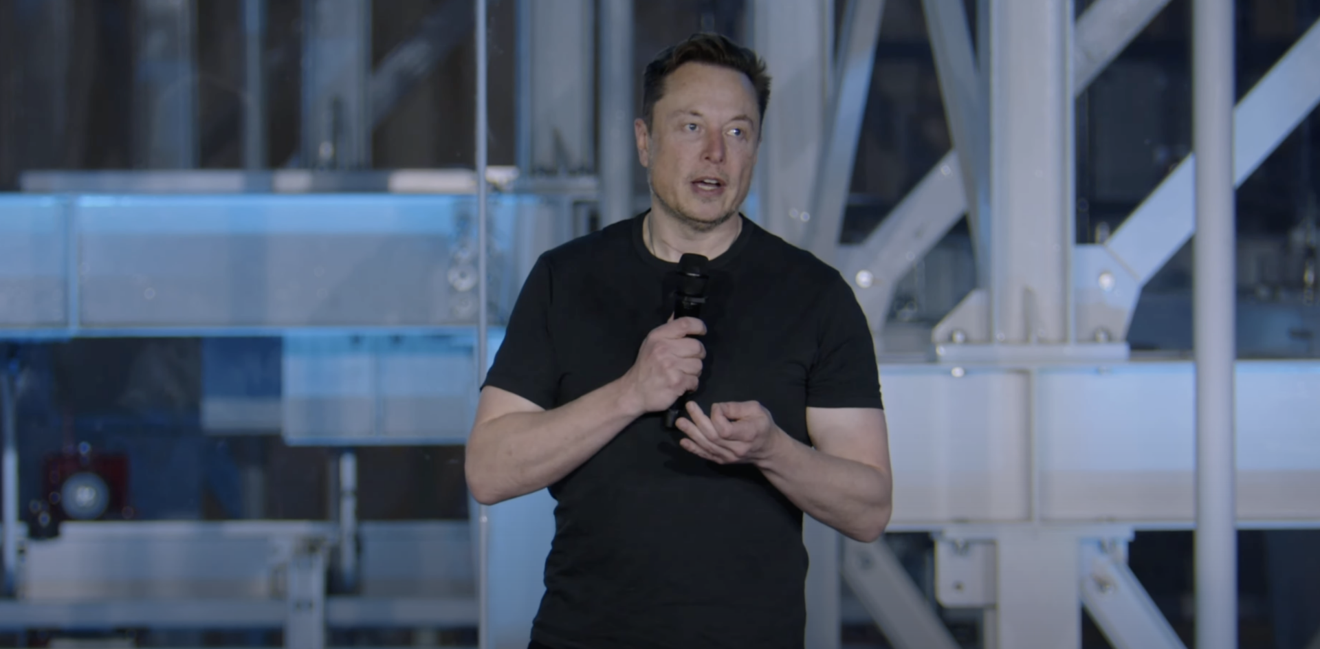 Elon Musk på Tesla Investor Day: Billigare Tesla-modell kommer