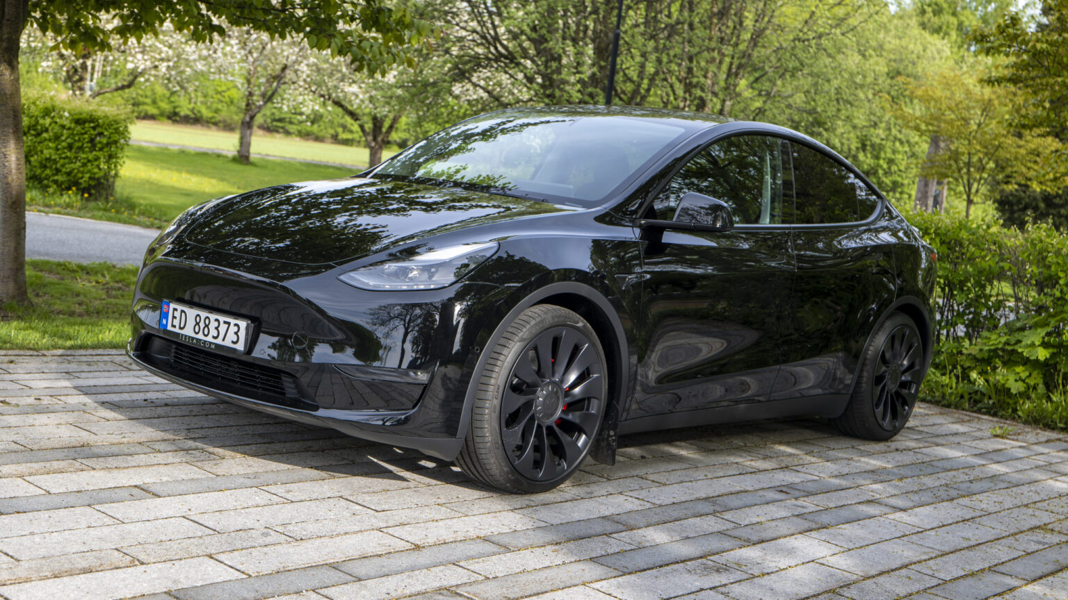 Vissa Tesla Model Y kan vara livsfarliga