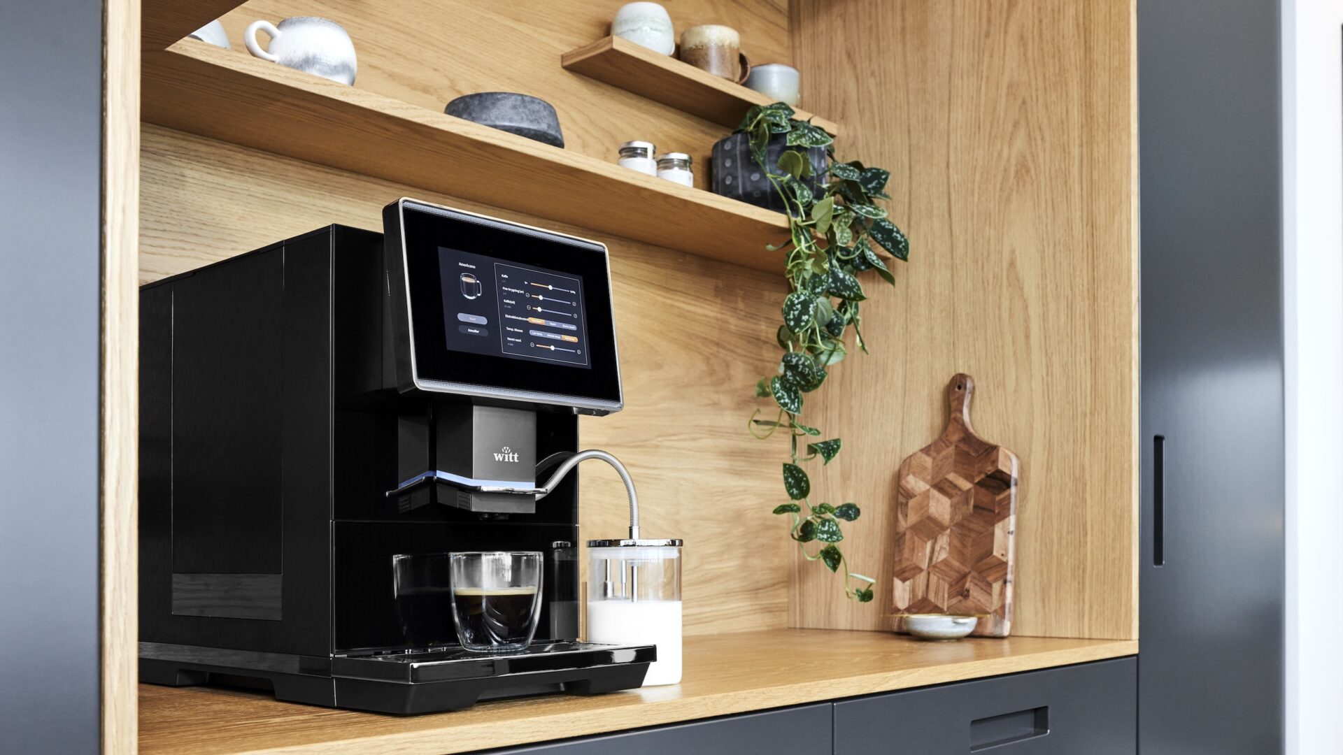 Witt Premium Espresso Black är en lite proffsigare maskin