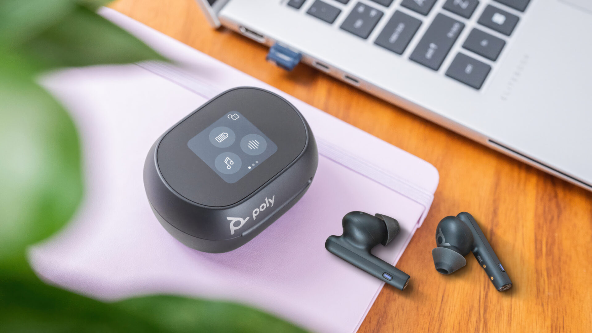 Poly Voyager Free 60+ utmanar AirPods Pro