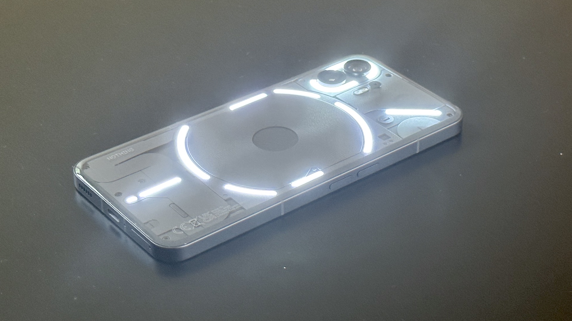 Nothing Phone (2) 1 Nothing Phone (2)