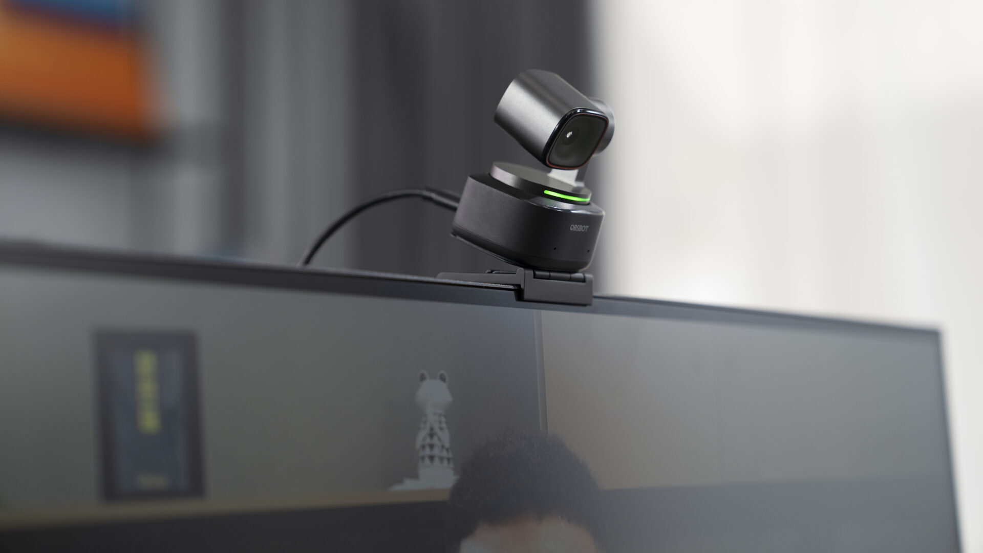 Webbkameran OBSBOT Tiny 2 håller rätt sak i fokus
